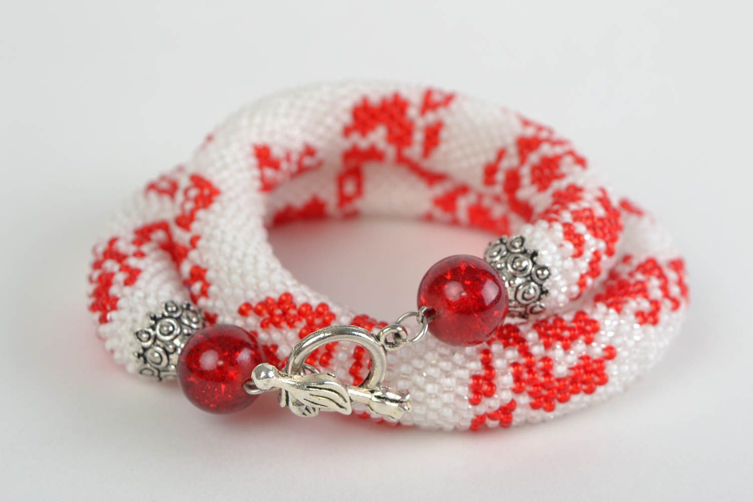 Beaded cord necklace white with red crocheted handmade accessory red rose photo 3