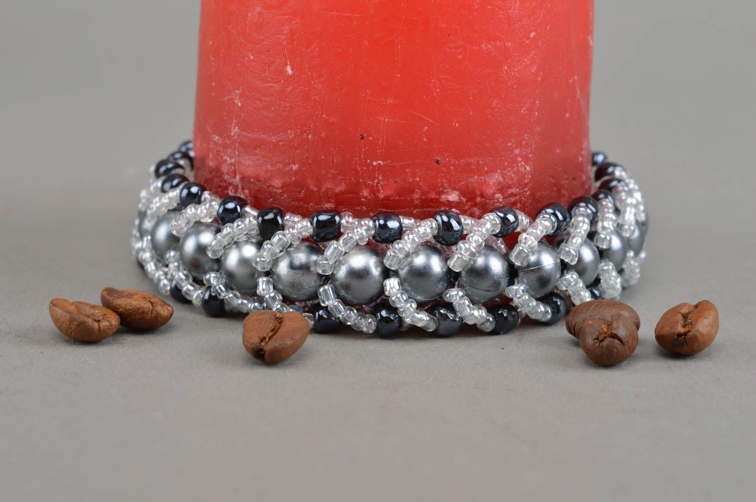 Bracelet en perles de rocaille fait main couleur d'argent bijou fin pour femme photo 1