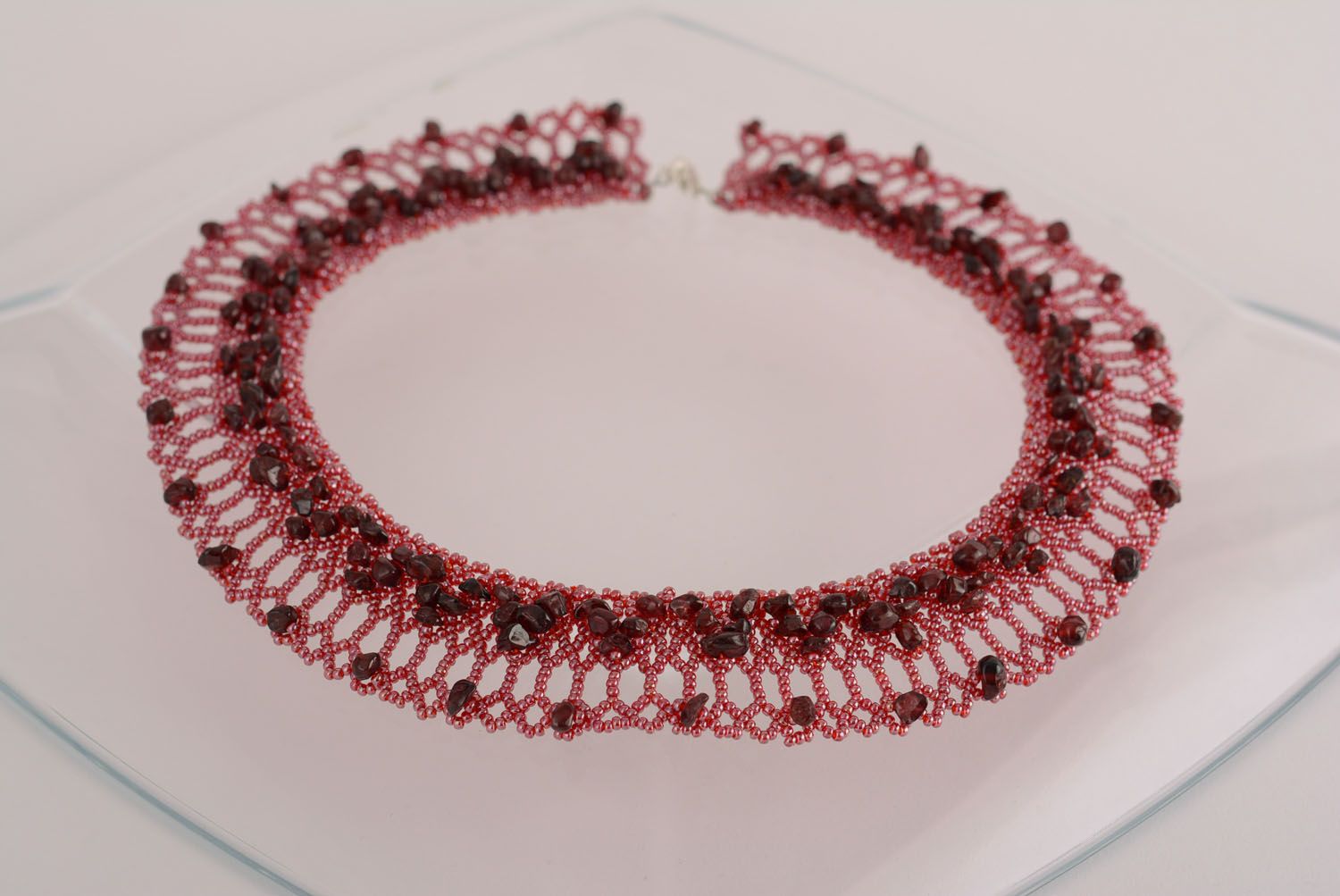 Beaded necklace with garnet photo 2