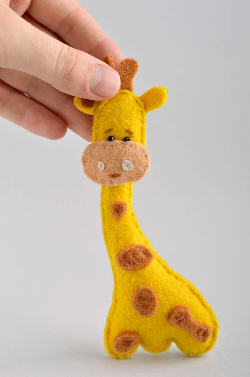 Игрушка ручной работы игрушка из шерсти игрушка из войлока Жираф желтый фото 5