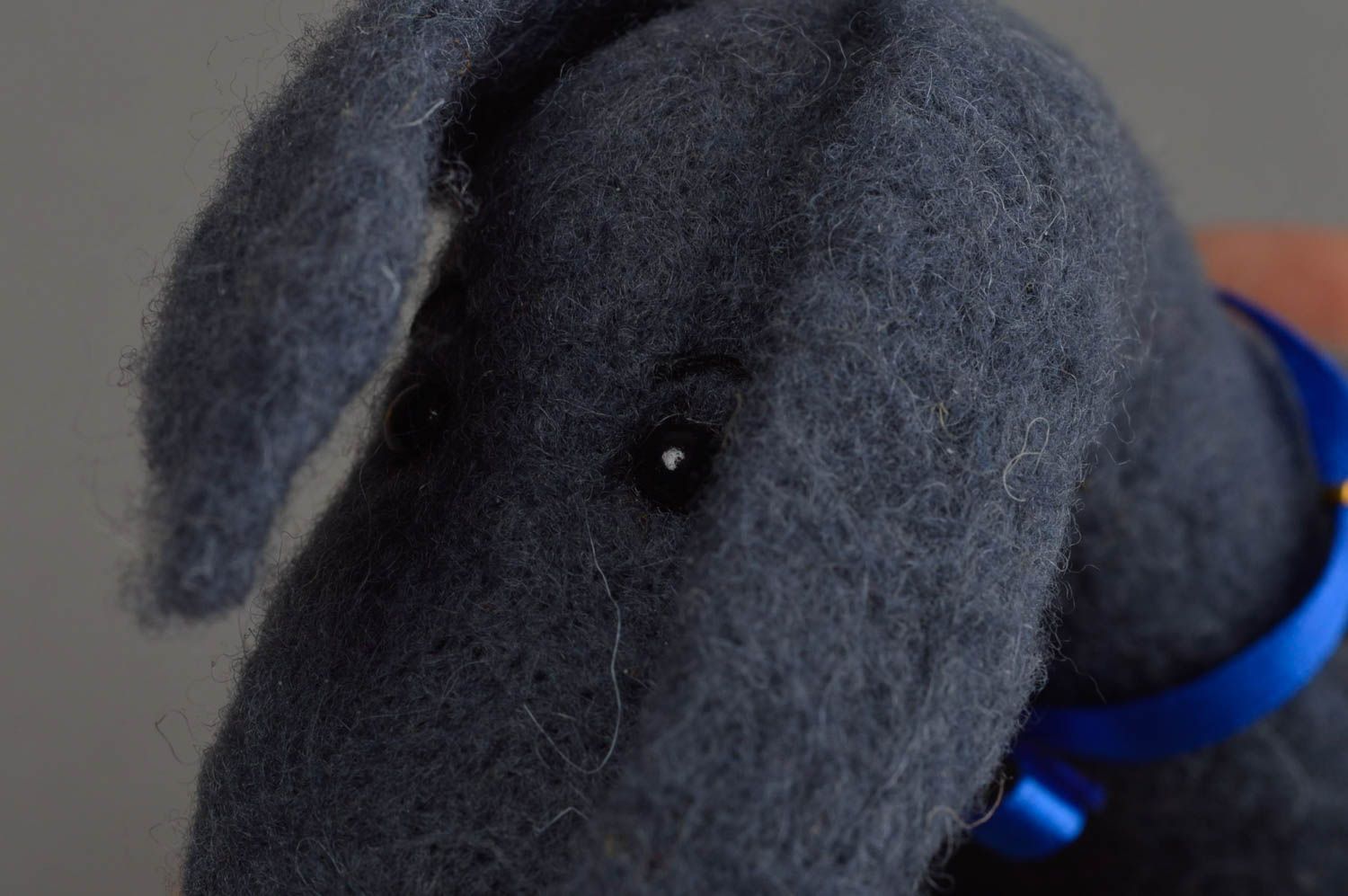 Peluche âne bleu foncé en laine feutrée faite main originale pour enfant photo 5