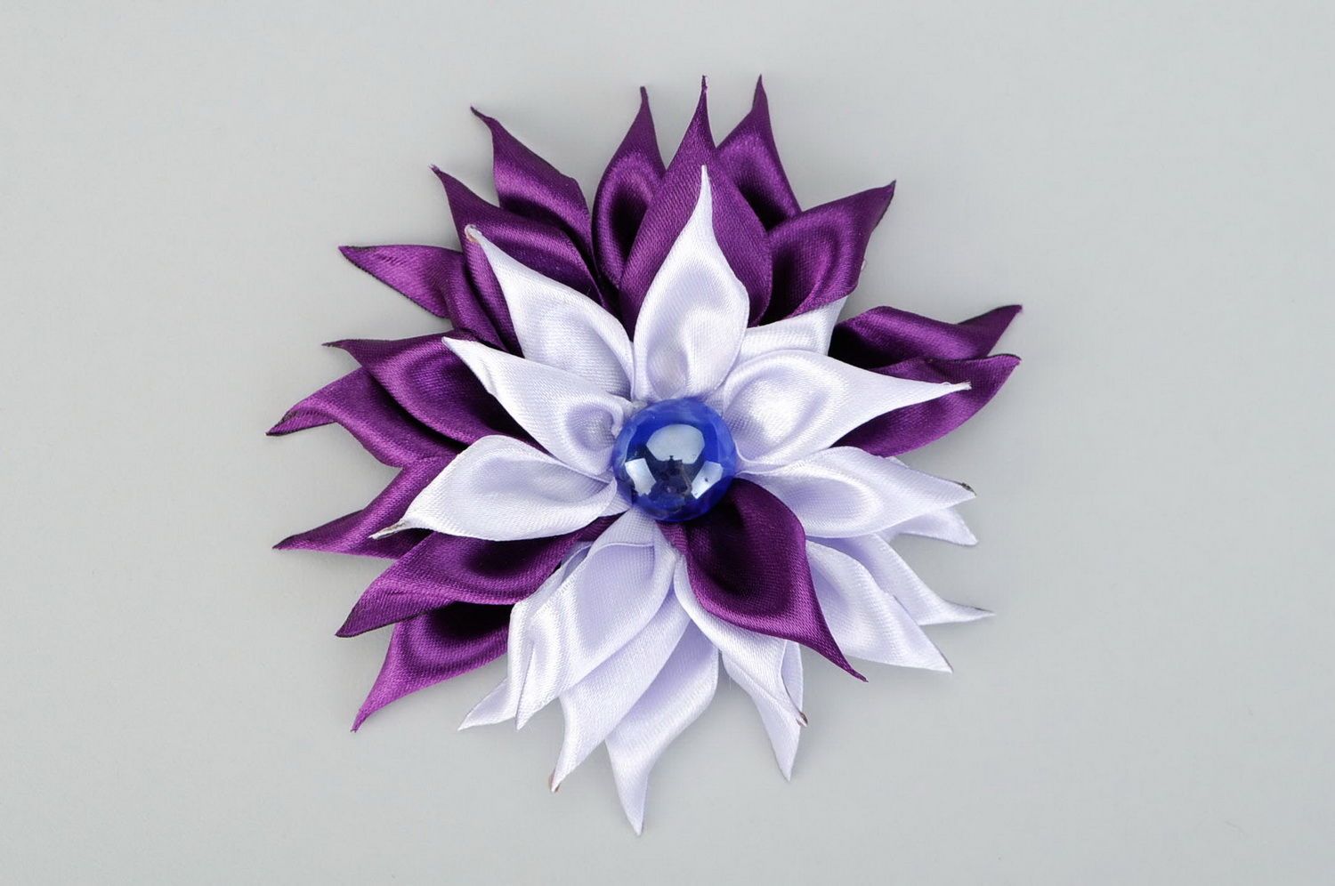 Декоративный цветок из ткани фото 4