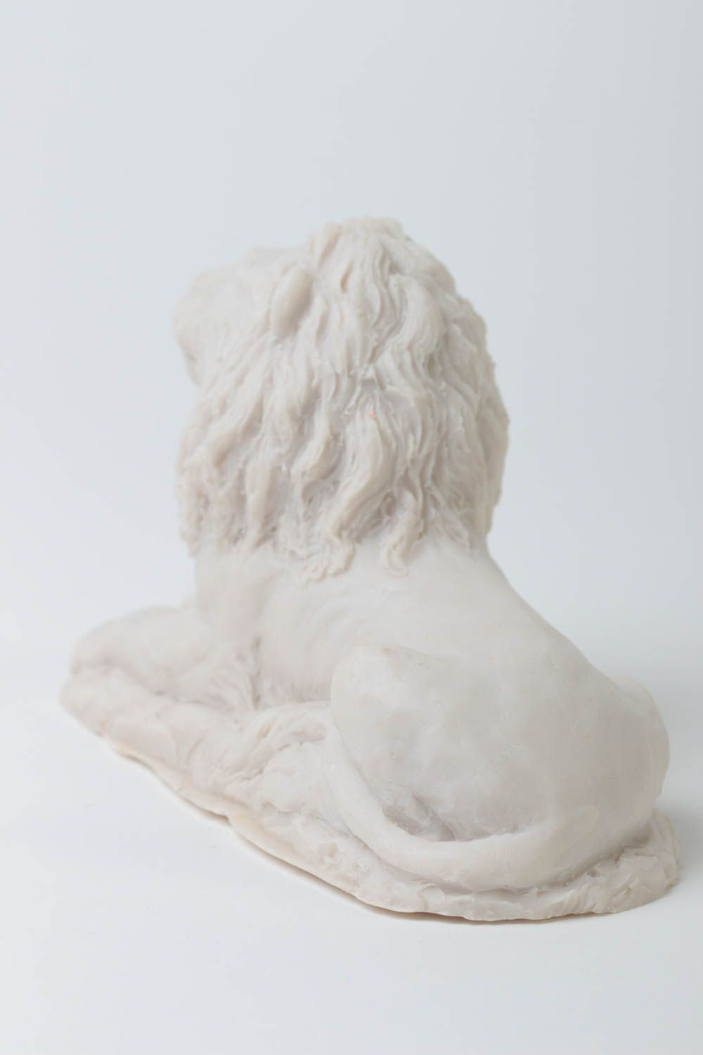 Заготовка из полимерной смолы и мраморной пудры белая в виде льва ручная работа фото 4