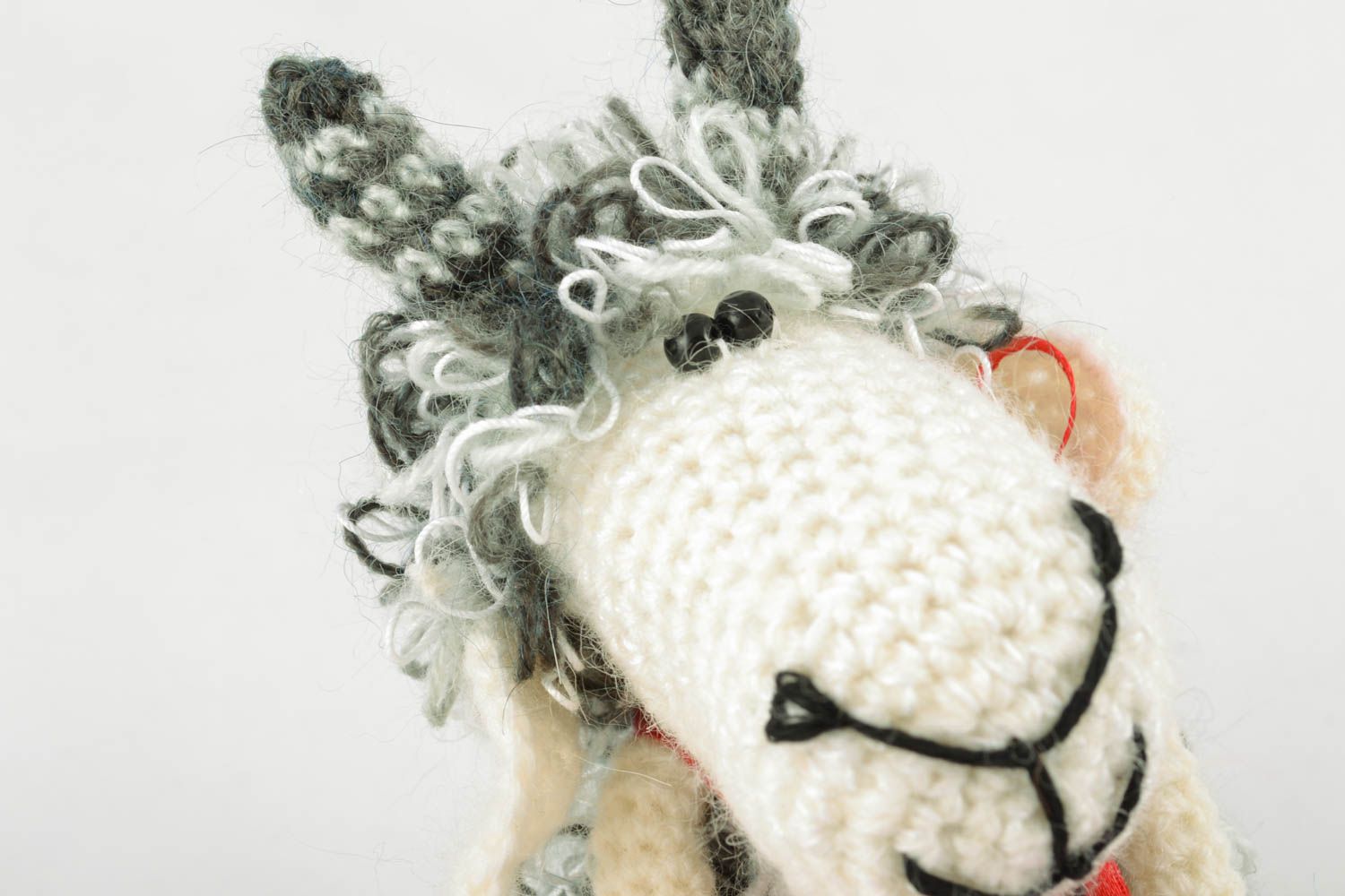 Giocattolo a maglia fatto a mano pupazzo morbido pecorella bella da bambini
 foto 3
