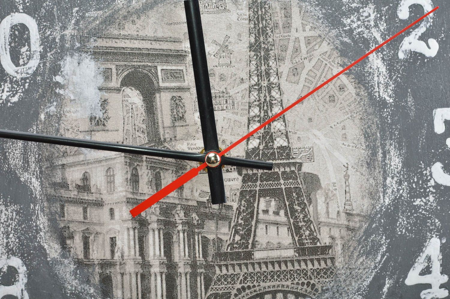 Часы в технике декупаж из ДСП круглые ручной работы с изображением Парижа фото 2