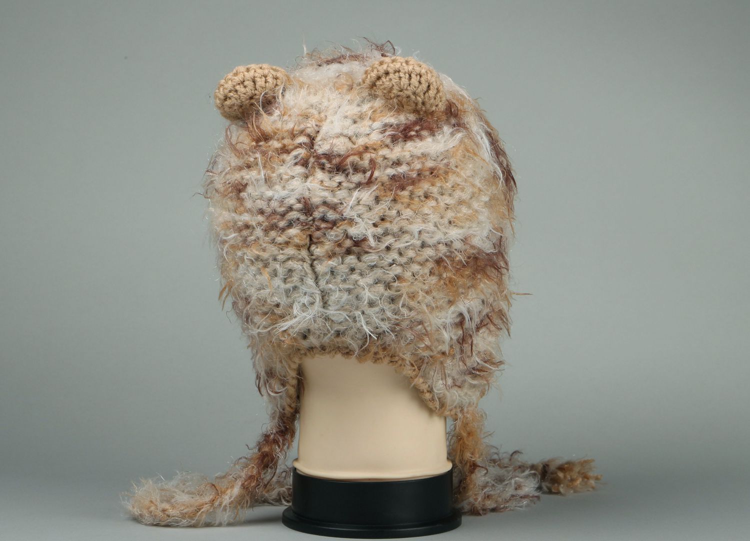 Bonnet en demi-laine tricoté avec aiguilles photo 4