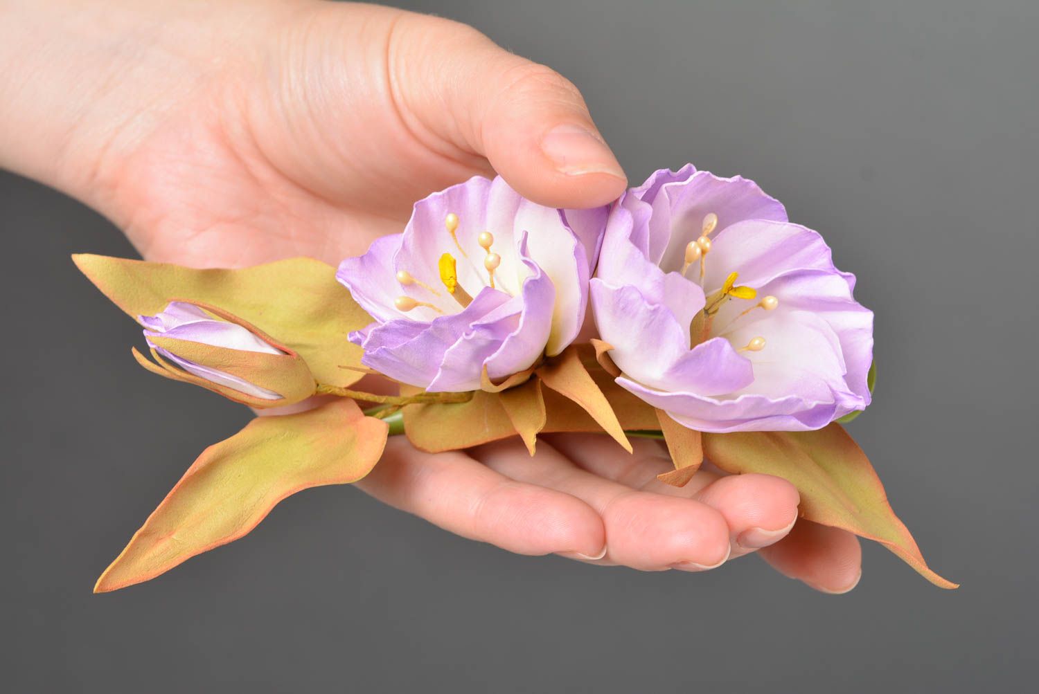 Violette schöne handgemachte Haarspange mit Blumen aus Foamiran für Frauen foto 2