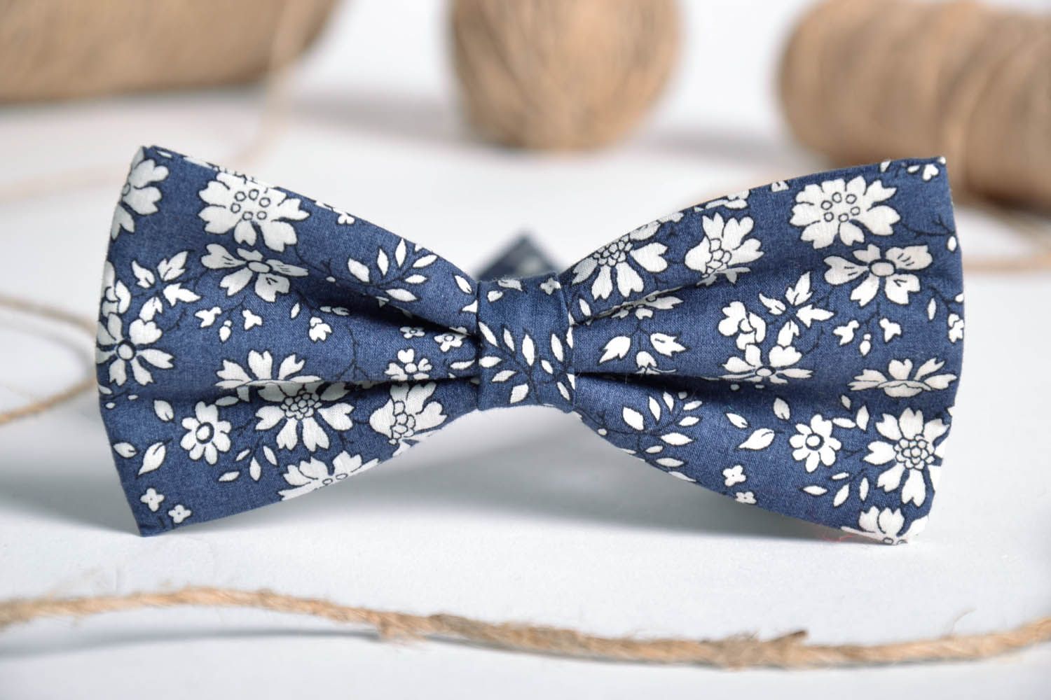 Blue bow tie with floral motifs  photo 1