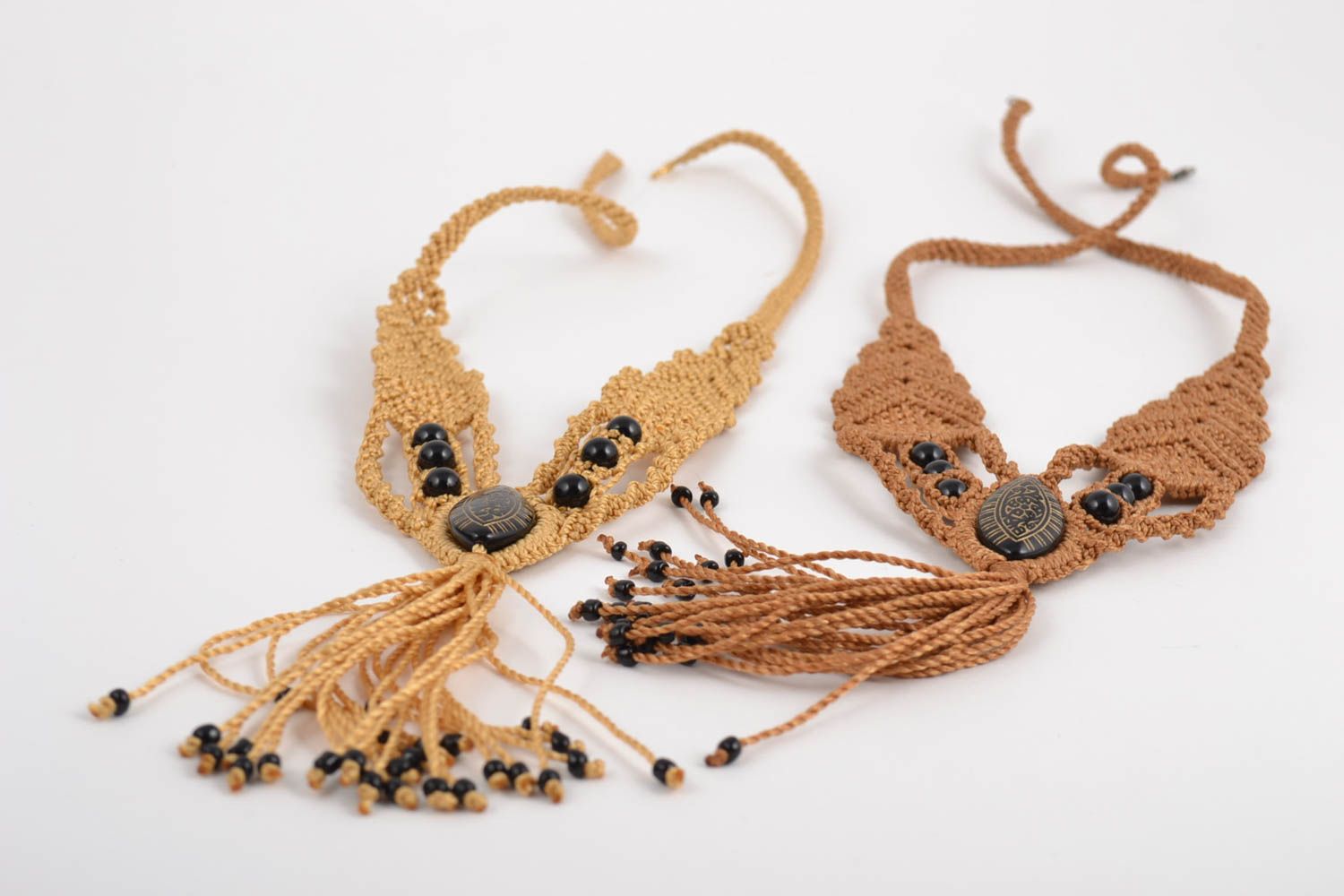 Ensemble de colliers faits main tressés en fils textiles macramé 2 pièces photo 3