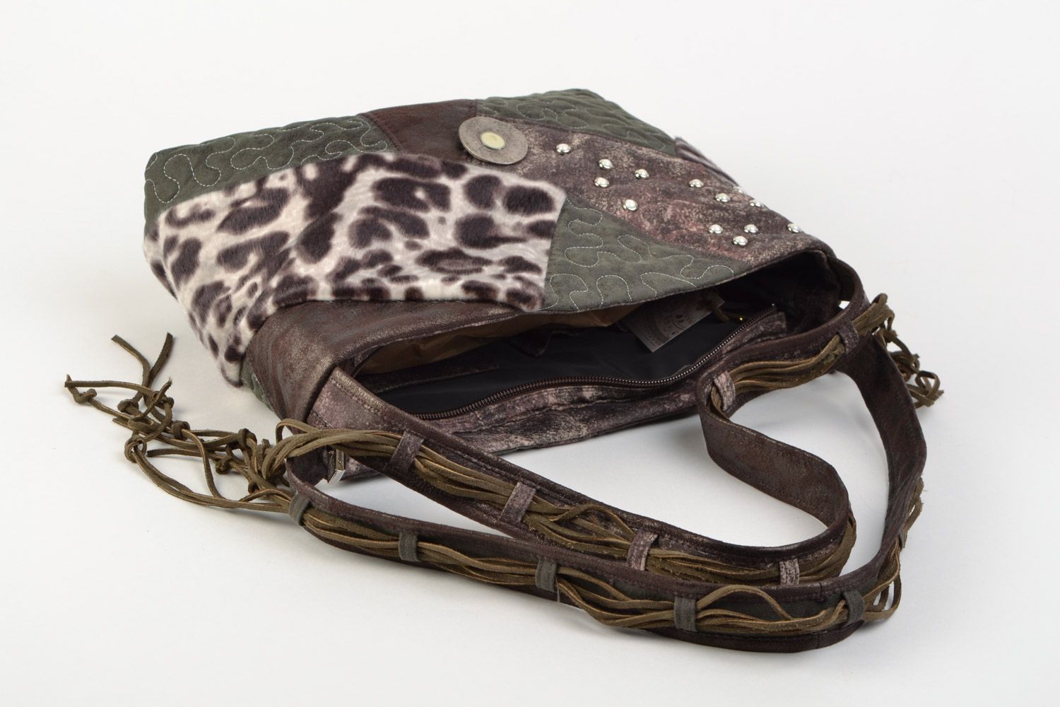 Handmade Damentasche aus Lederersatz und Pelz originell klein an Schulter foto 4