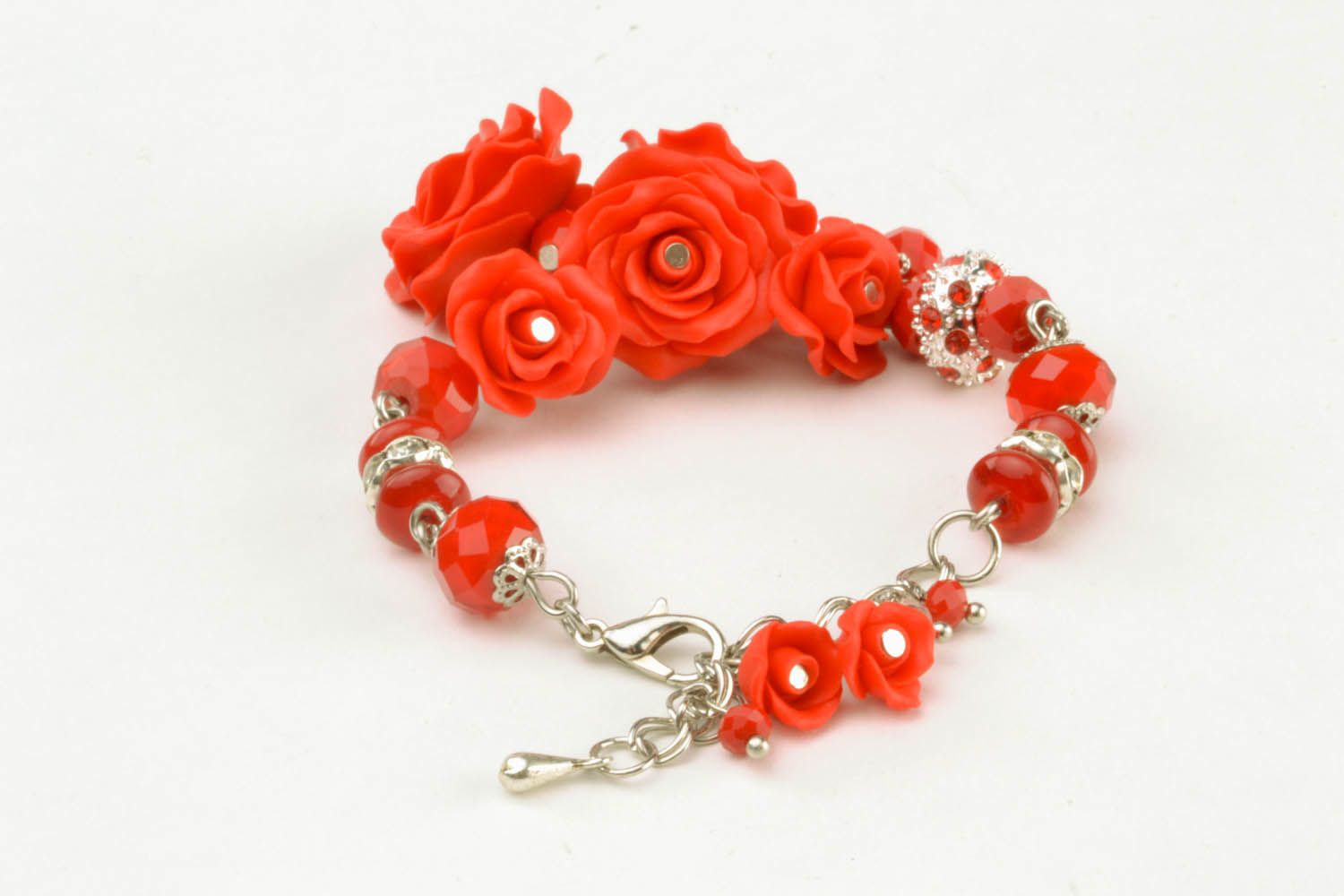 Bracelete artesanal Rosas vermelhas de argila de polímero foto 4