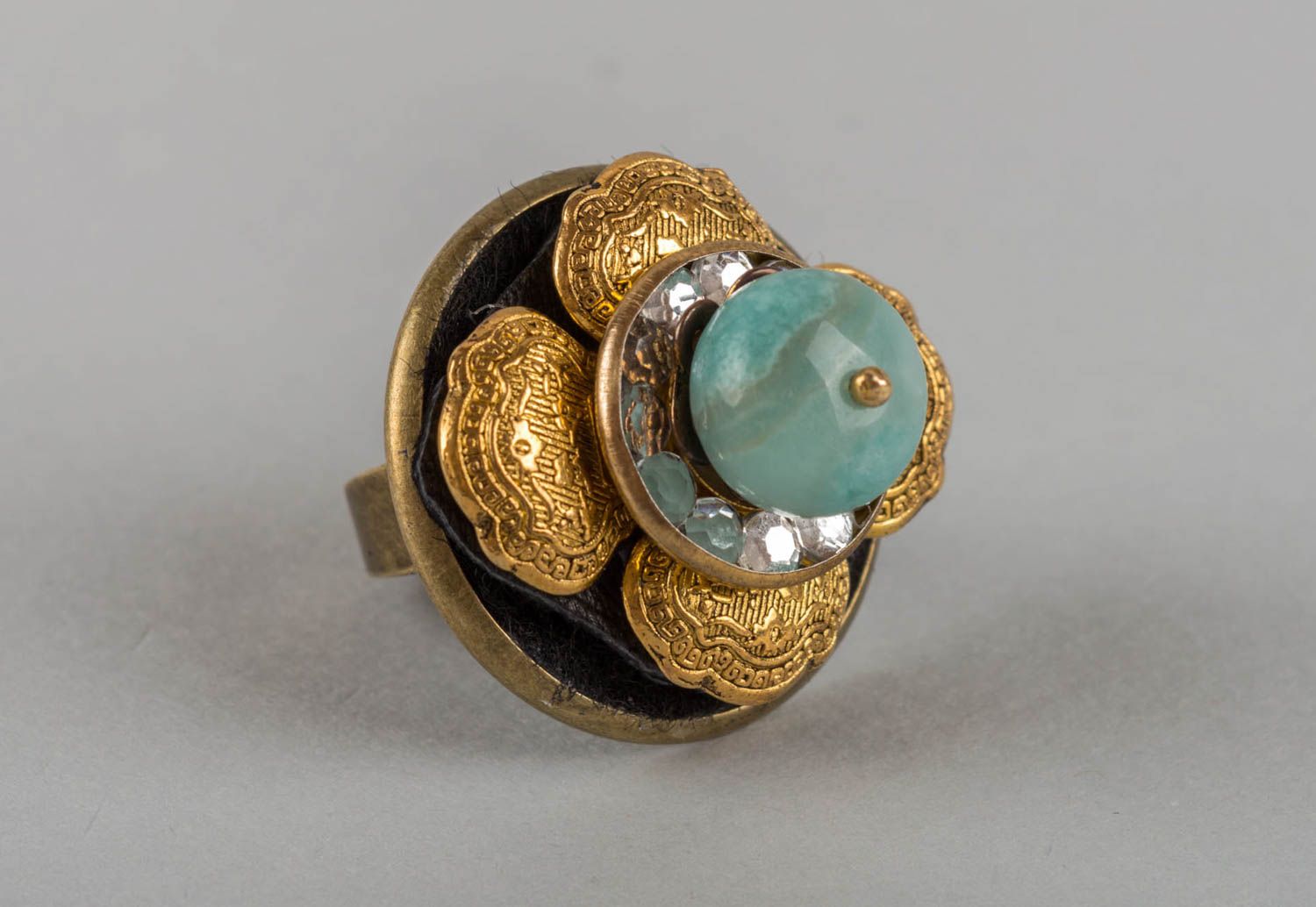 Originelle schöner feiner handgemachter Ring aus Messing mit Naturstein foto 5