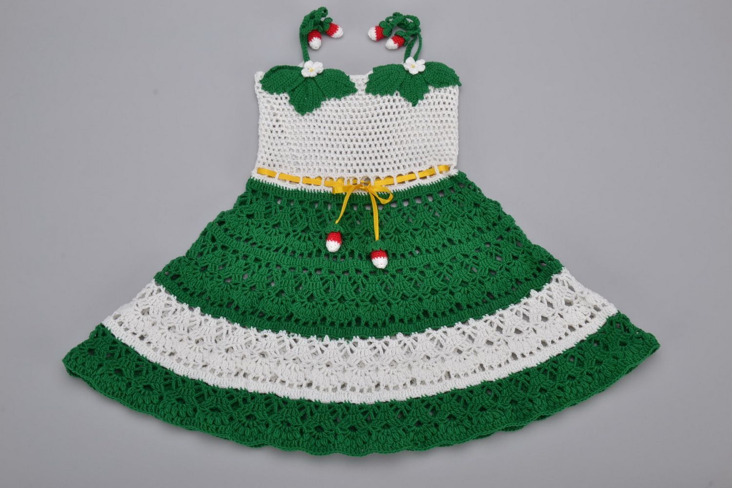 Crochet children's dress Strawberry photo 1