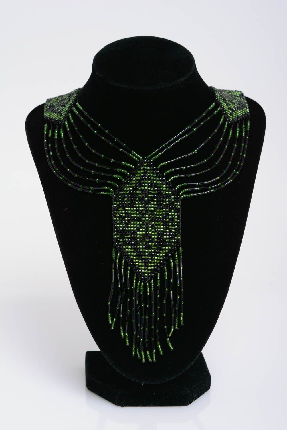 Колье из бисера гердан зеленый с черным длинное необычное ручной работы модное фото 3