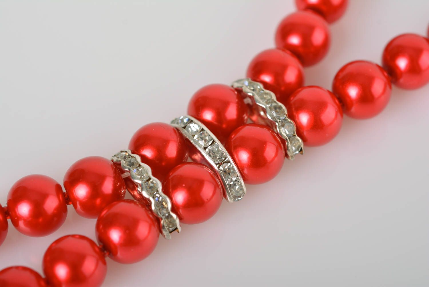 Collar de cuentas rojas hecho a mano bisutería elegante accesorio para mujer foto 3