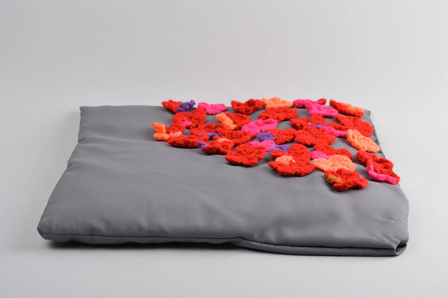 Декоративная подушка хенд мейд подушка на диван серая красивая диванная подушка фото 4
