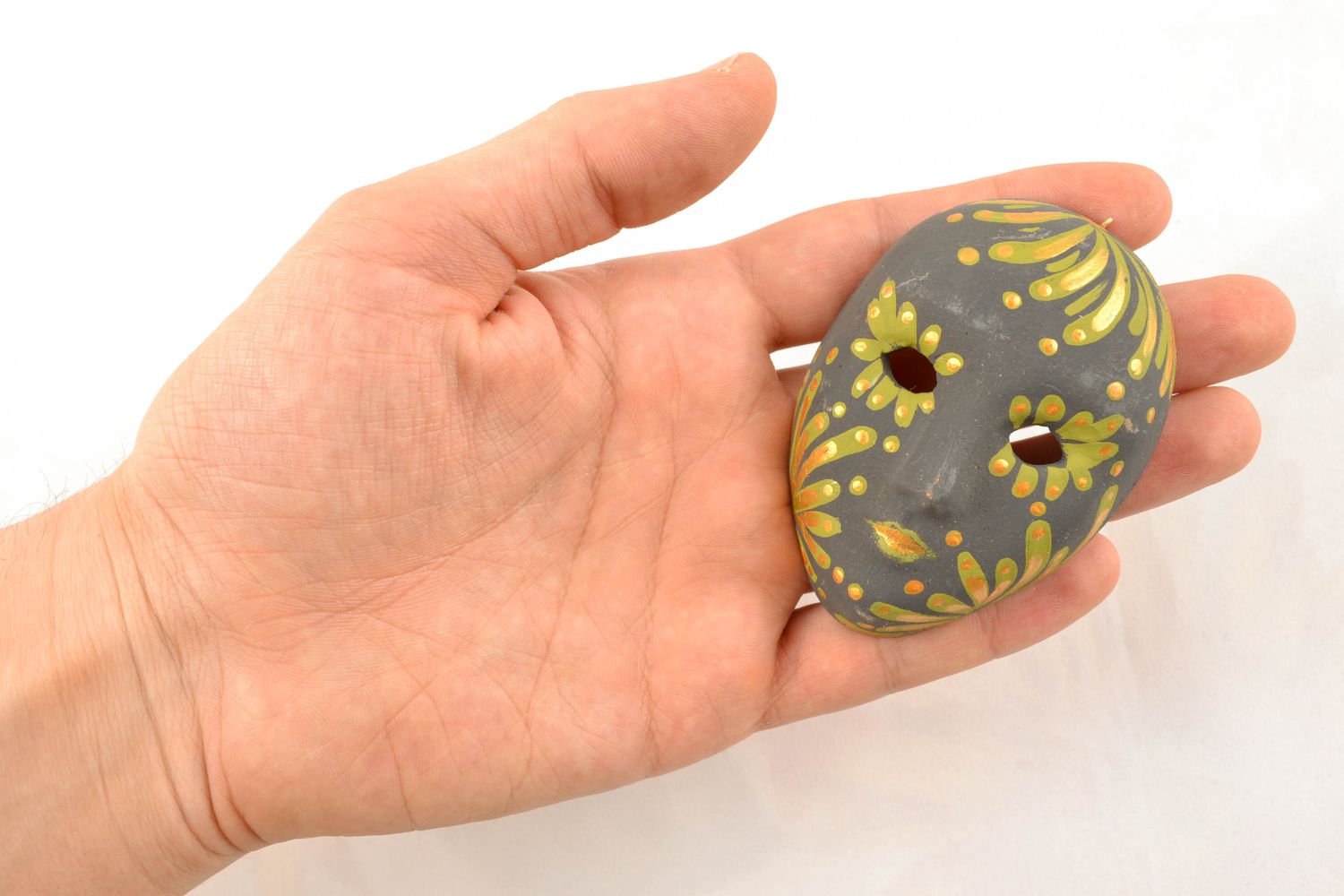 Mini masque décoratif en argile avec ornements fait main photo 1