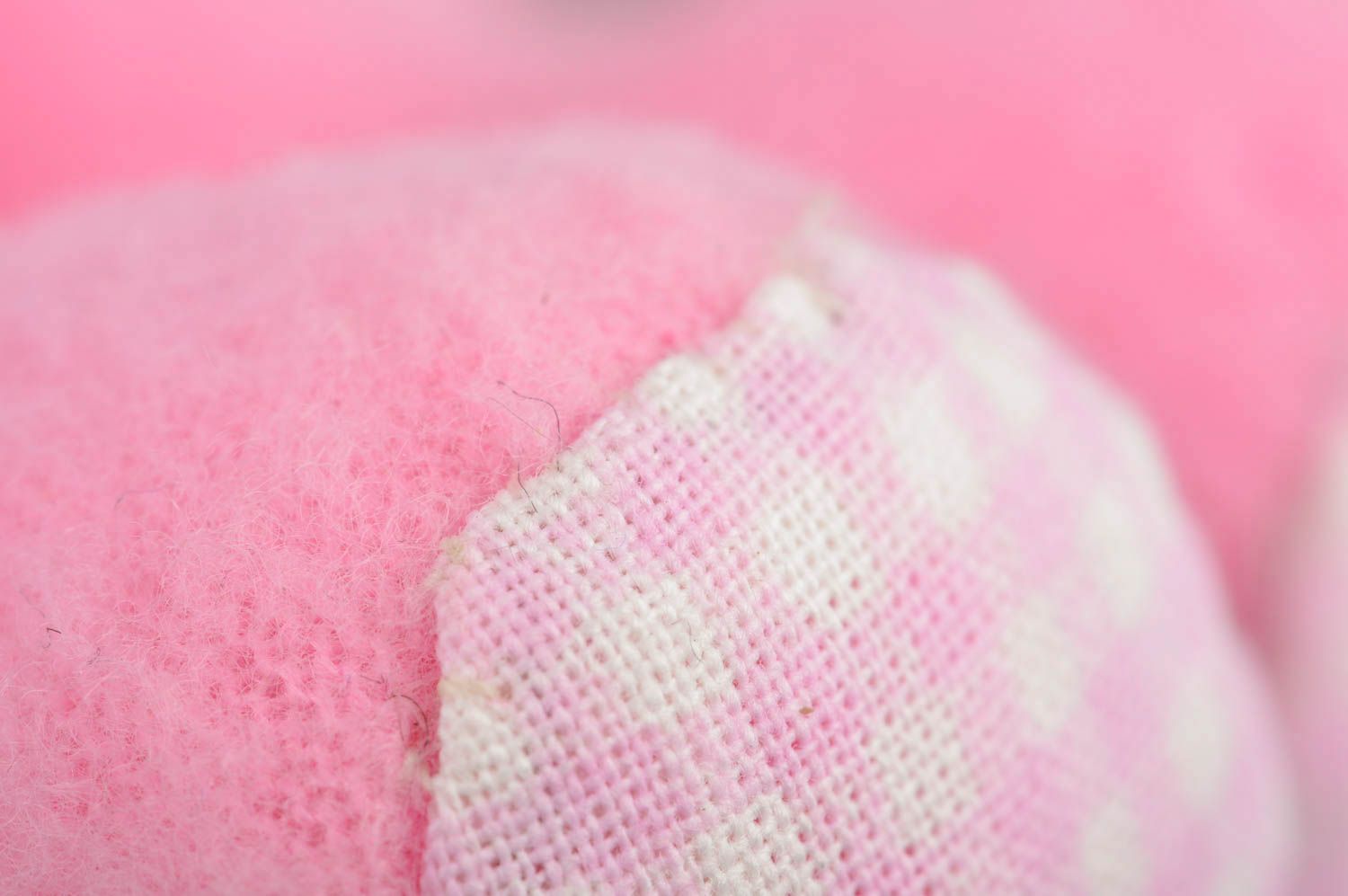 Розовая мягкая игрушка ручной работы в виде зайчика красивая для ребенка фото 4