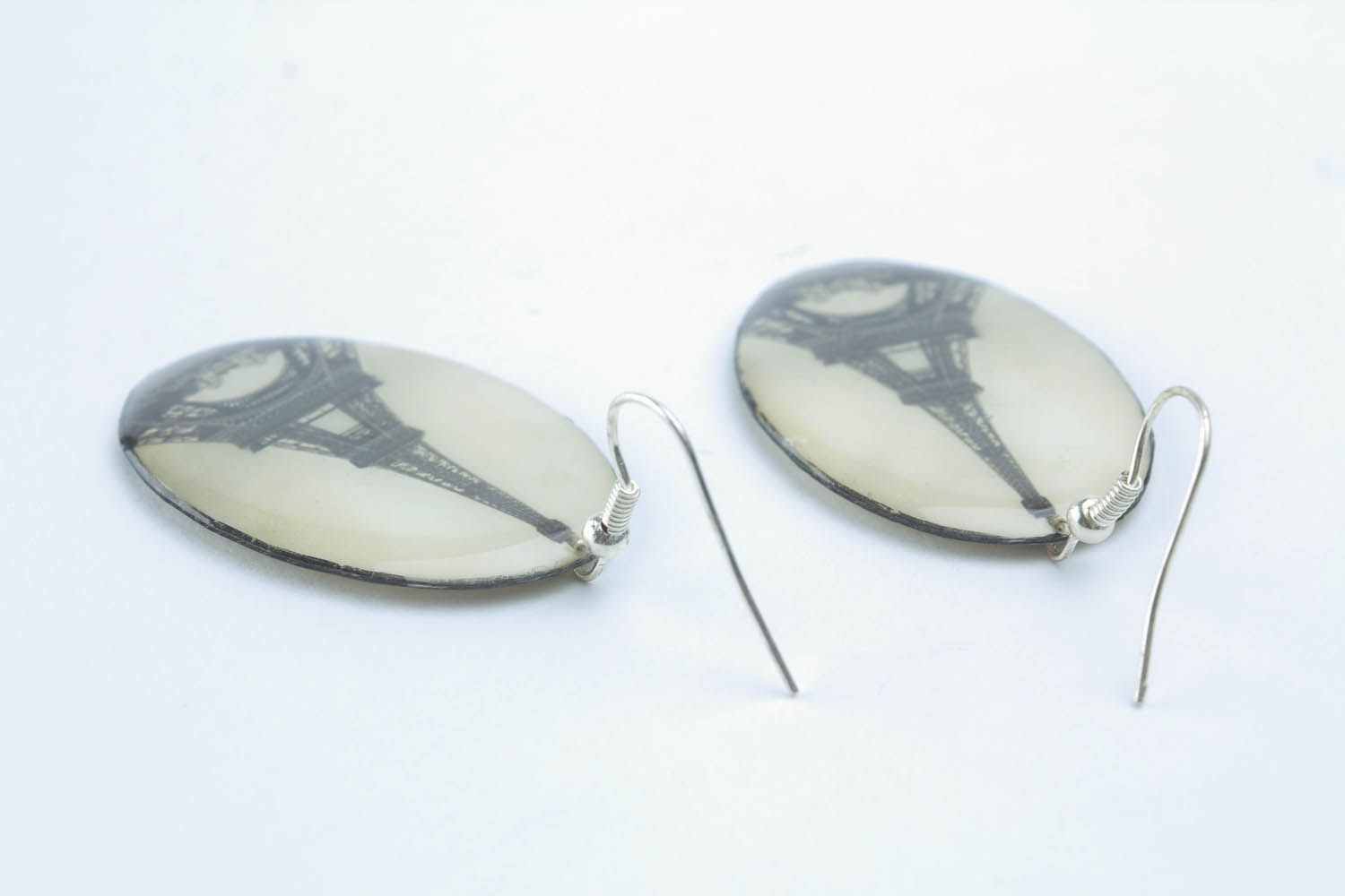 Oval earrings made ​​of epoxy resin photo 4