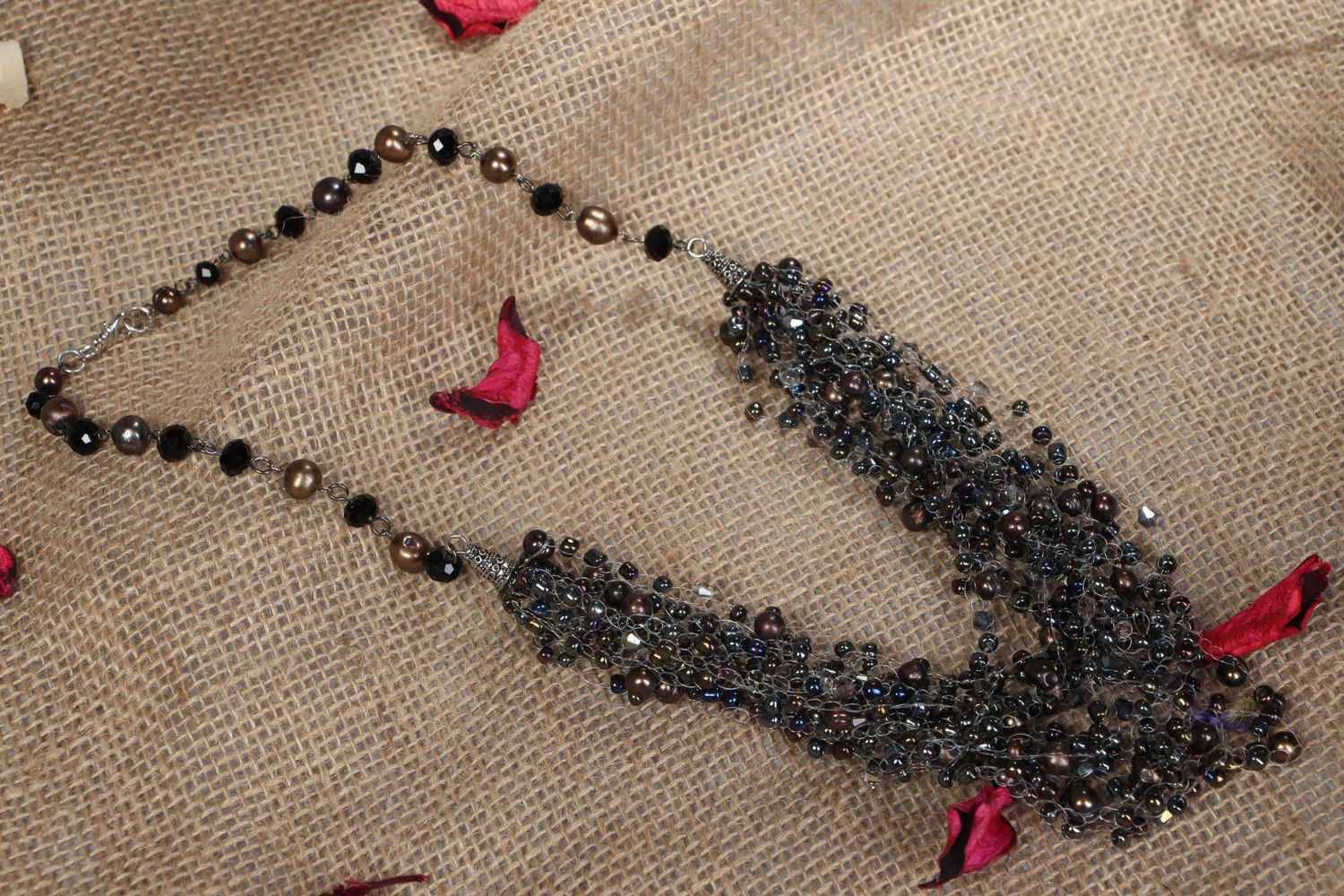 Multi-row black beaded necklace photo 5