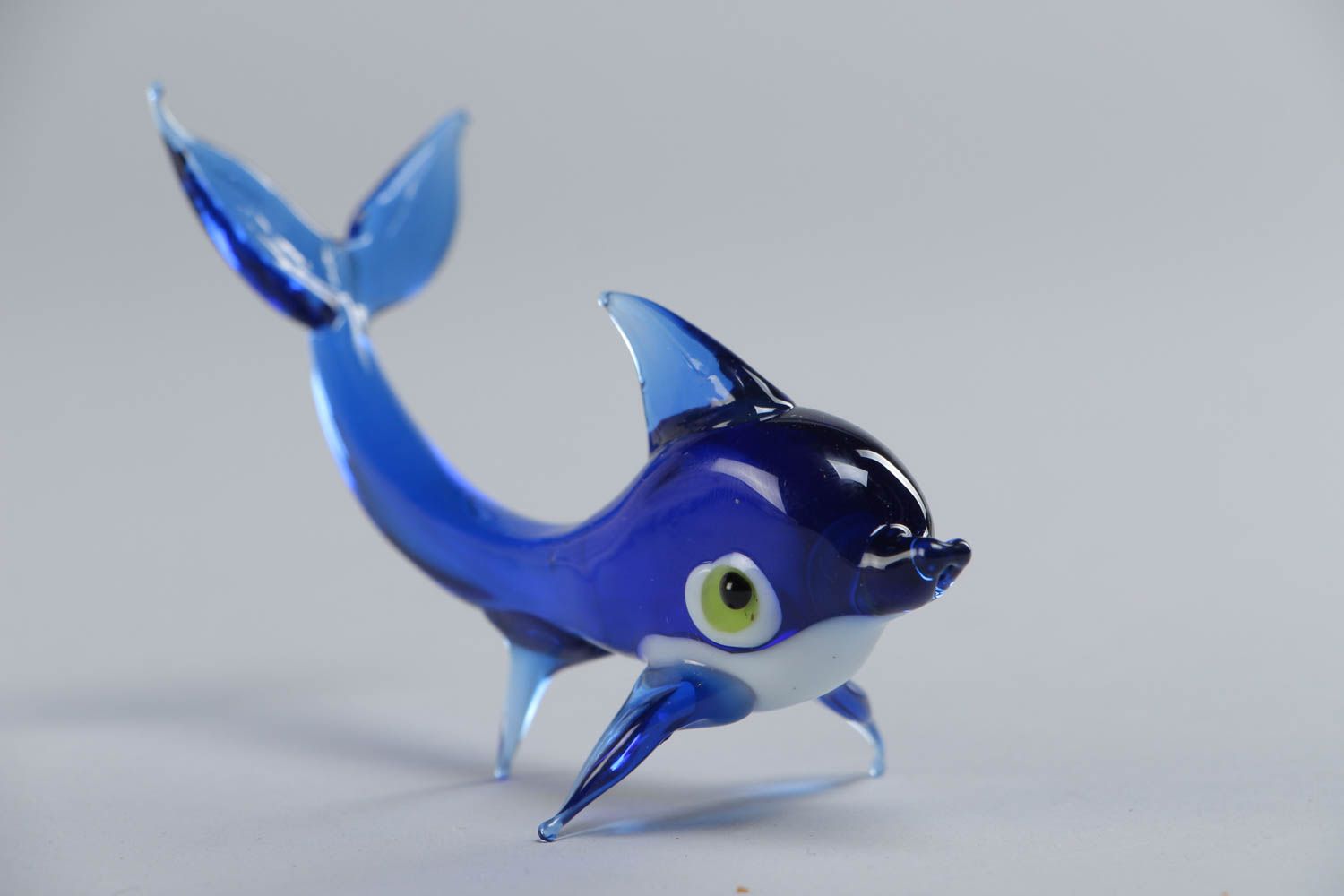 Фигурка из стекла лэмпворк дельфин синий красивый маленький необычный хенд мэйд фото 4
