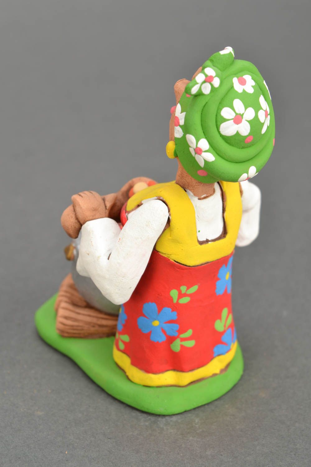 Ceramic figurine Woman who cooks Cabbage Soup photo 5