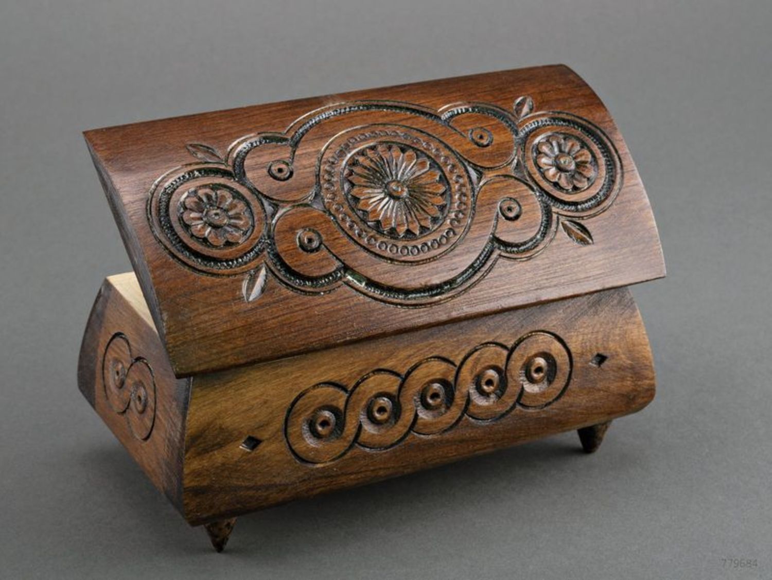 Boîte en bois gravée à bijoux photo 3