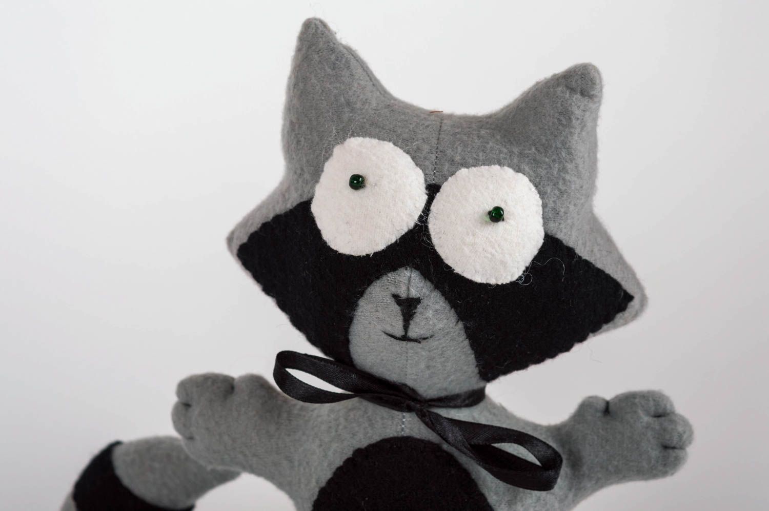 Jouet raton noir gris en tissu décoratif fait main cadeau original pour enfant photo 4
