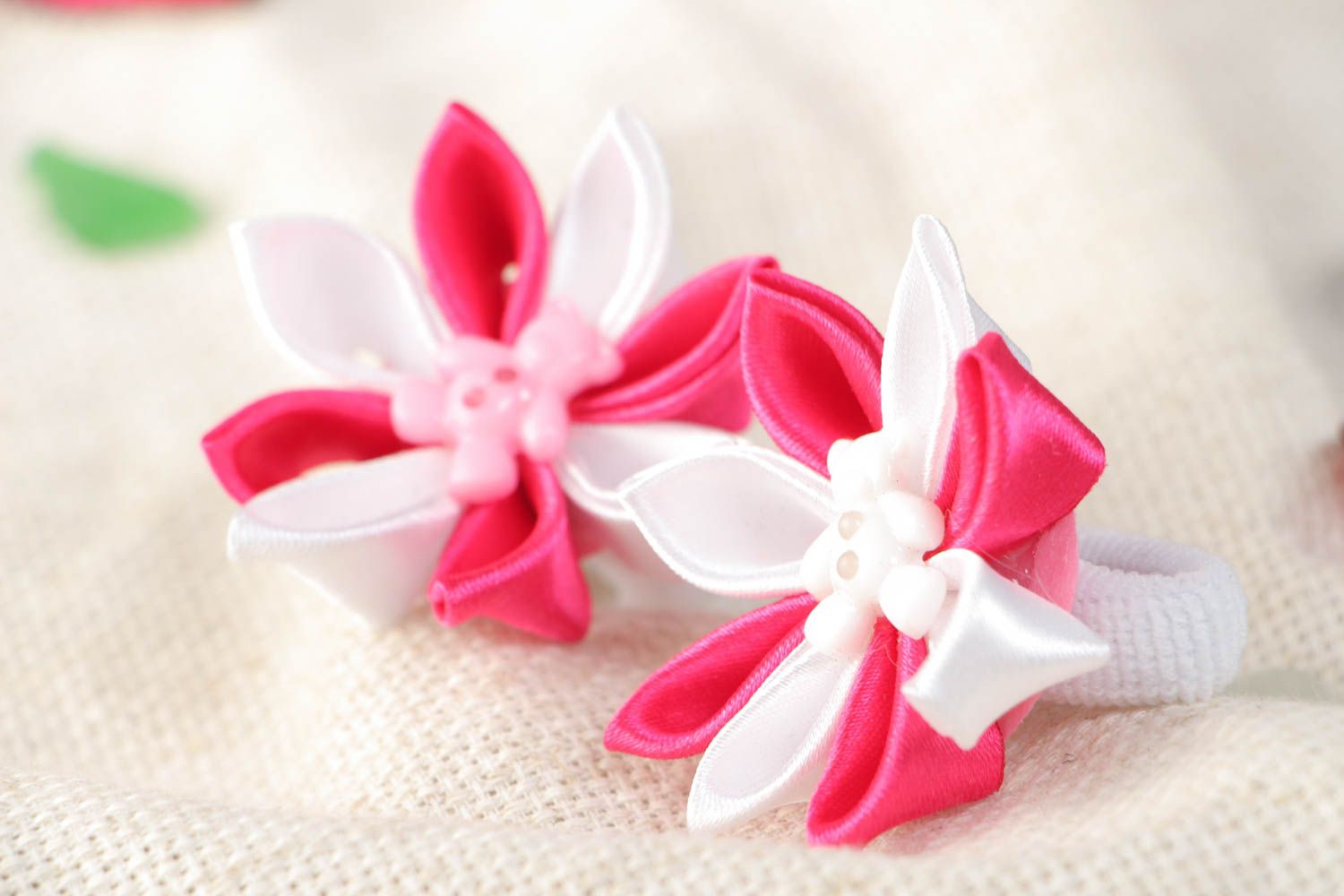 Handmade set of kanzashi scrunchies 2 pieces white and pink flower accessories for hair photo 1