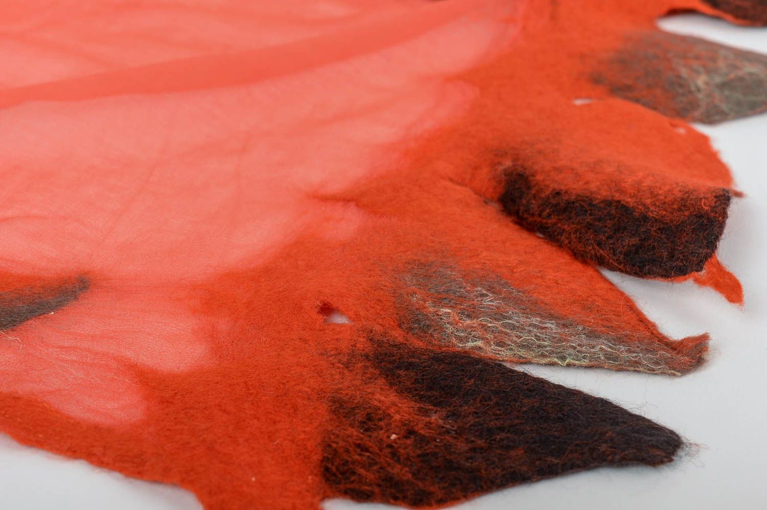 Écharpe rouge légère Châle fait main Cadeau femme en soie et laine élégante photo 5