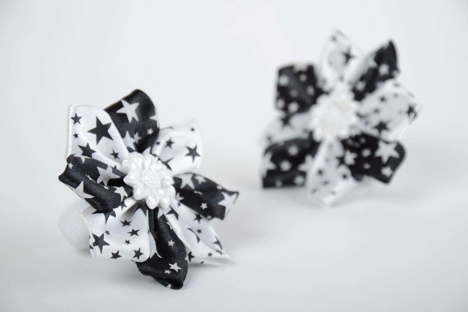Handmade black and white hair ties with flowers made of satin ribbons 2 pieces photo 5