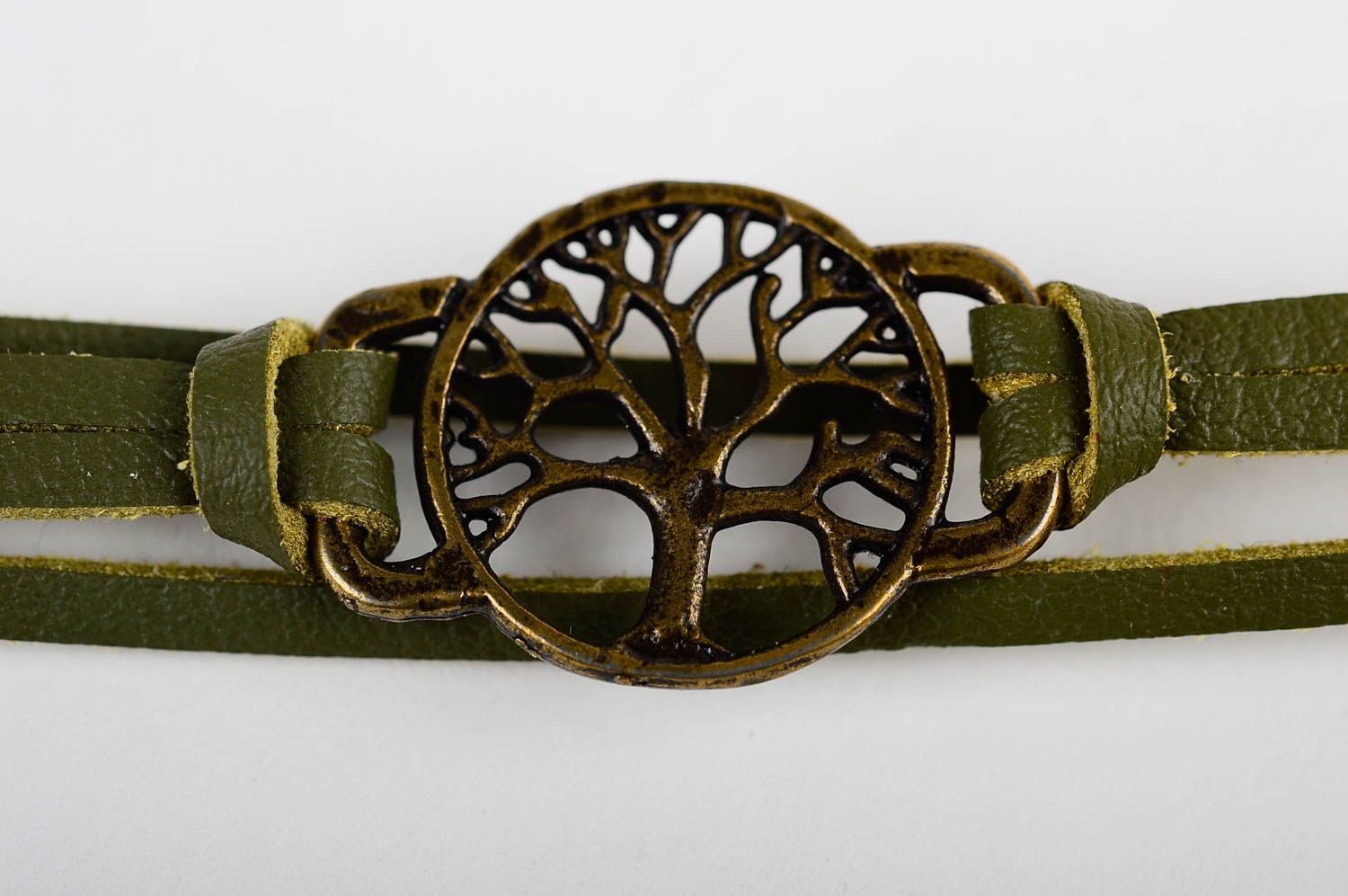 Кожаный браслет хэнд мэйд браслет на руку зеленый с металлом украшение из кожи фото 4