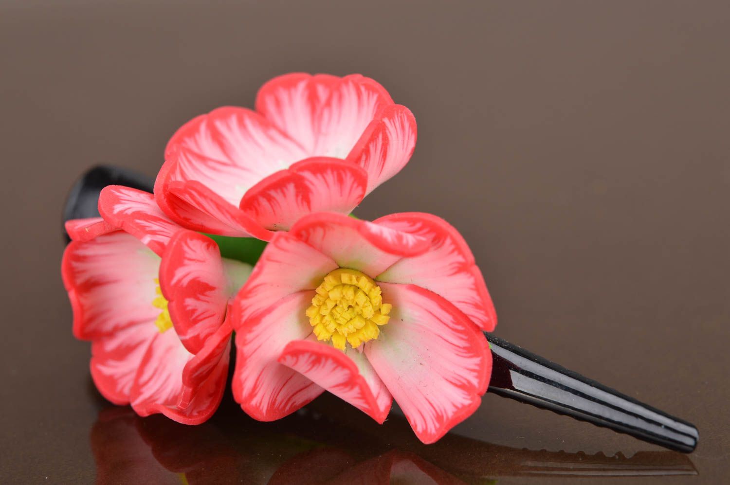 Designer handmade hair clip with 3 polymer clay volume pink apricot flowers photo 3