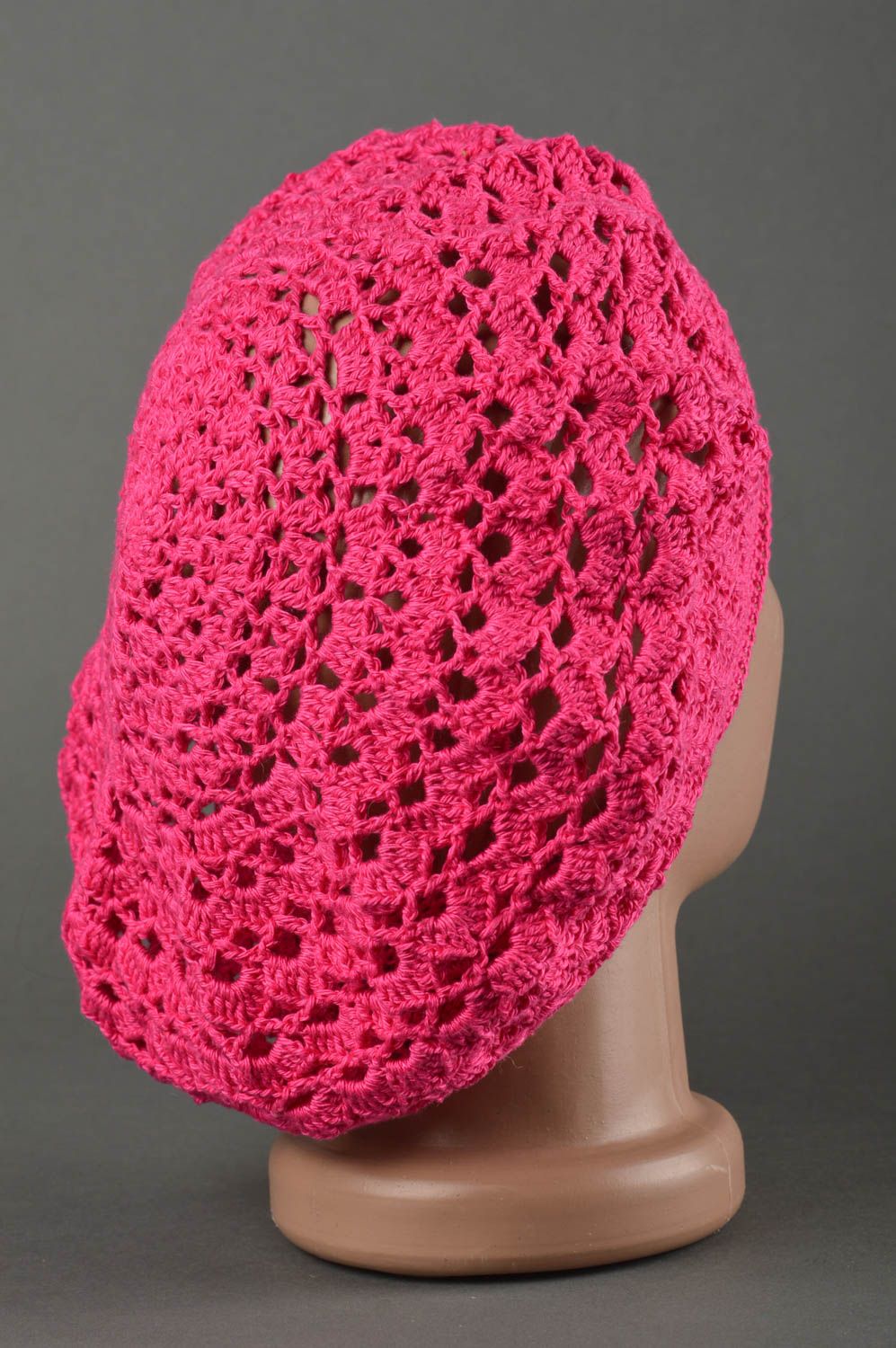 Béret rose fait main Bonnet pour fille tricoté au crochet Vêtement enfant photo 2