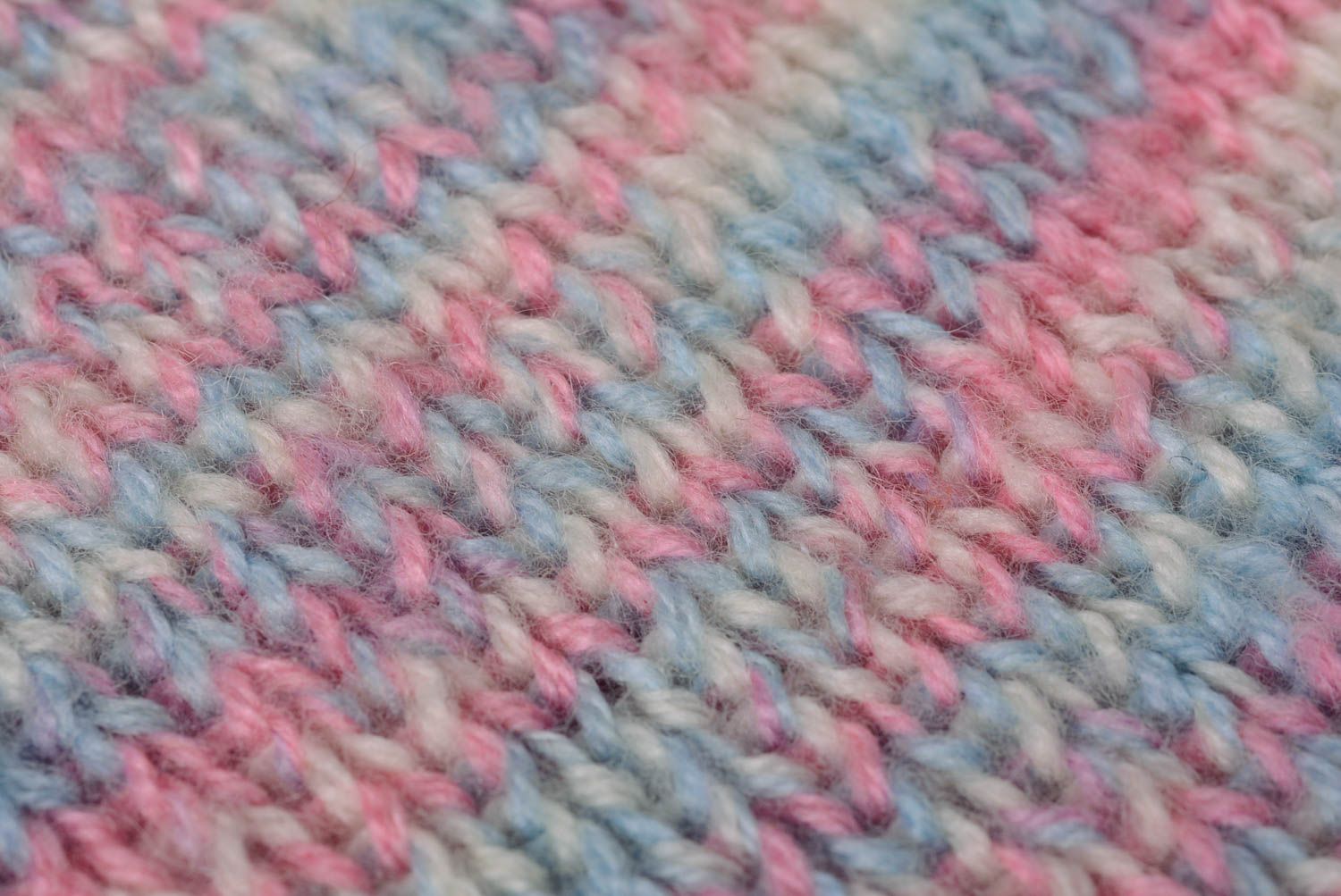 Conjunto de gorro y bufanda tejidos a dos agujas de lana artesanales  foto 4