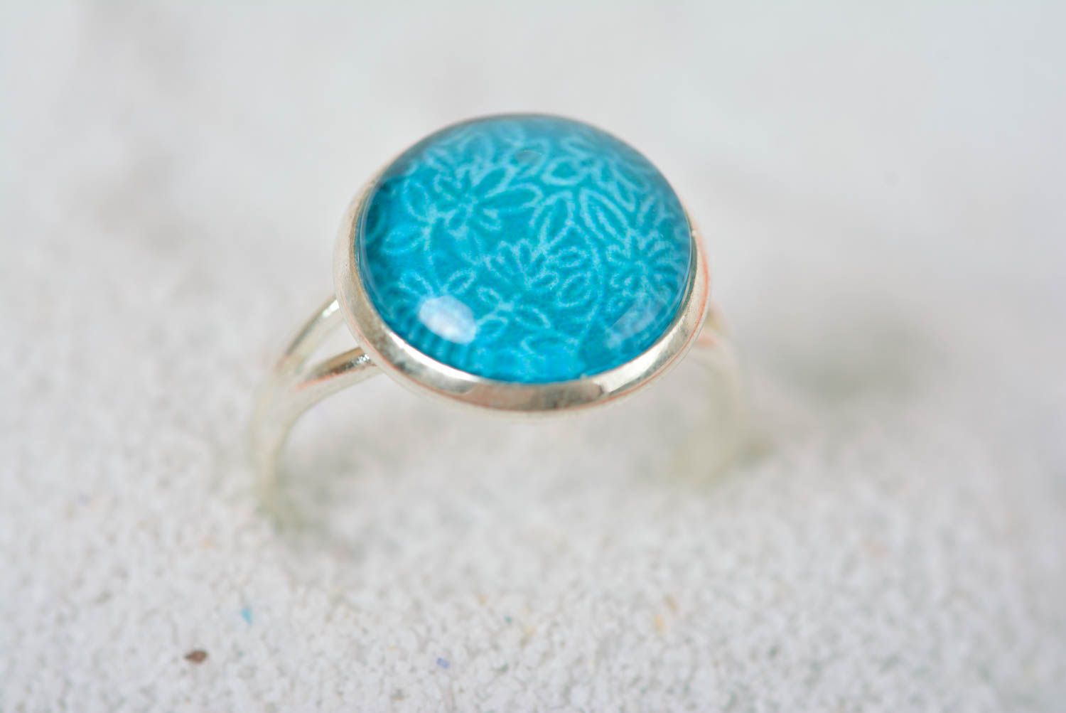 Кольцо ручной работы модная бижутерия с эпоксидной смолой круглое кольцо голубое фото 1