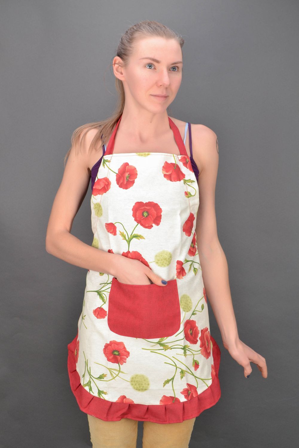 Light fabric kitchen apron with poppies photo 1