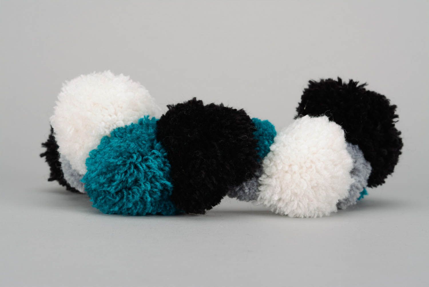 Woolen headband Pompons photo 4