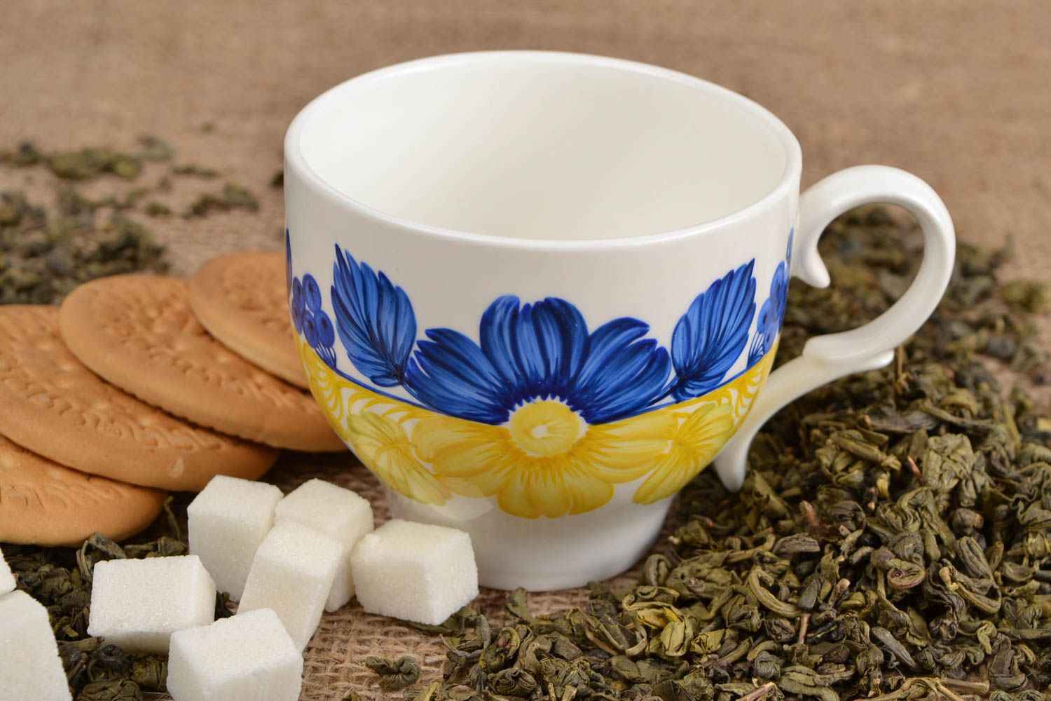 Tasse à thé fait main Mug original Vaisselle design 22 cl en porcelaine peinte photo 1