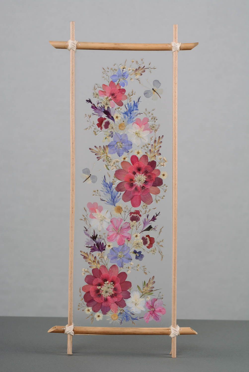 Panneau fait main en fleurs séchées et cadre de bambou photo 1