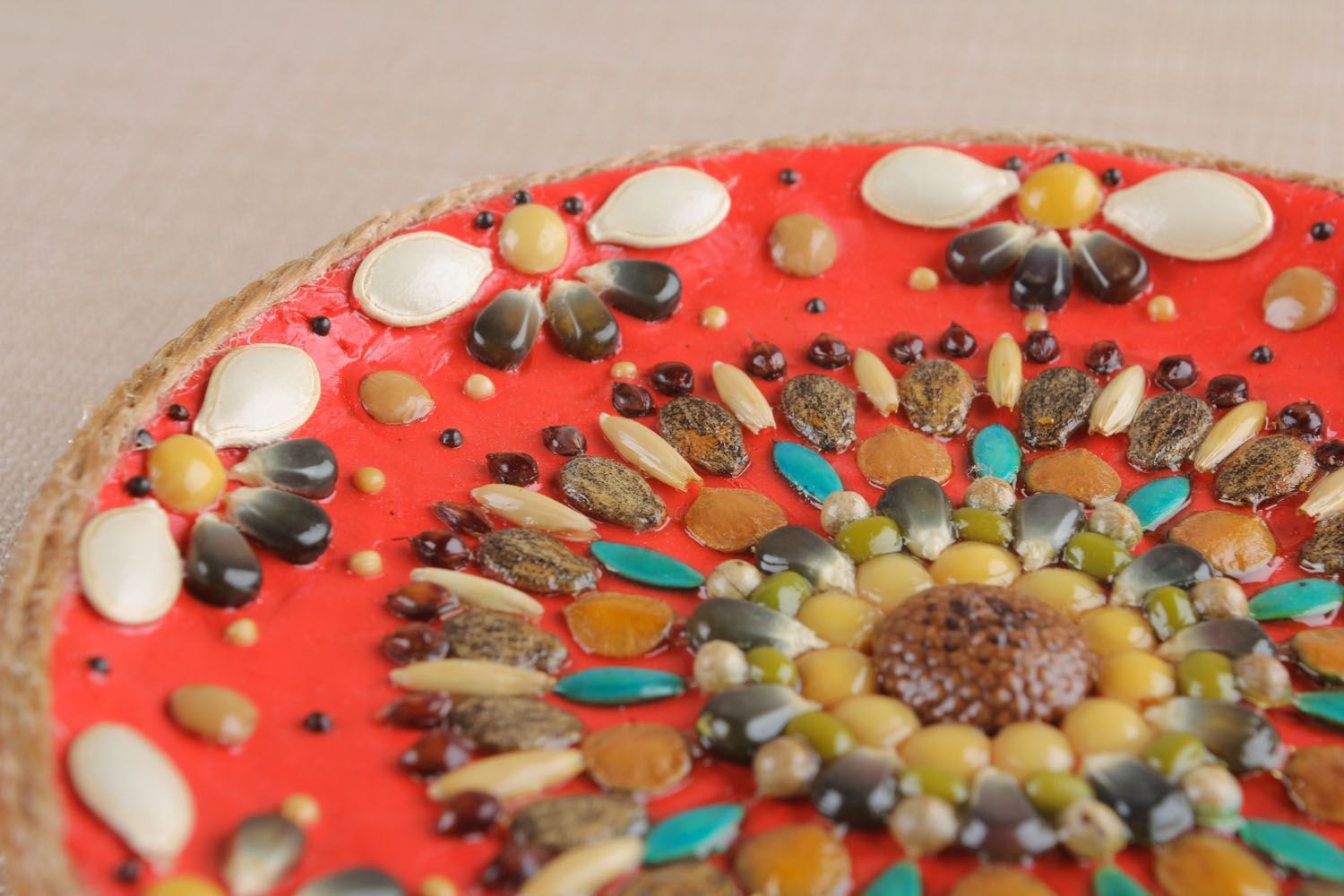 Тарелка декорированная семенами фото 4