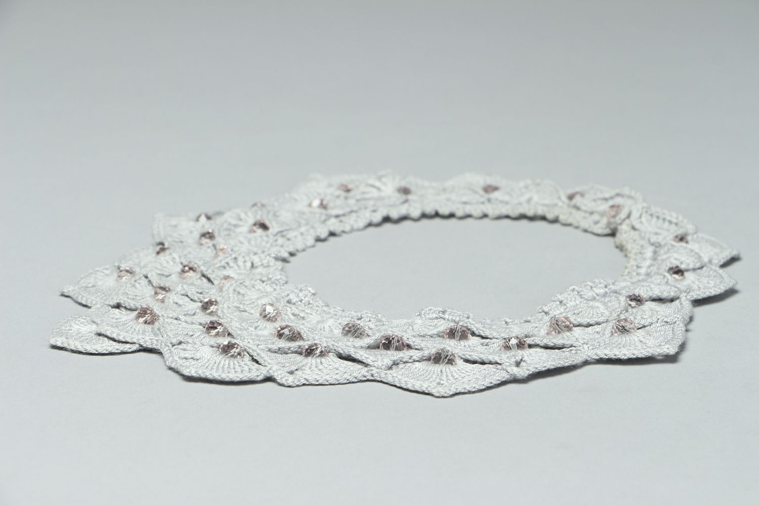White crochet necklace with beads photo 3