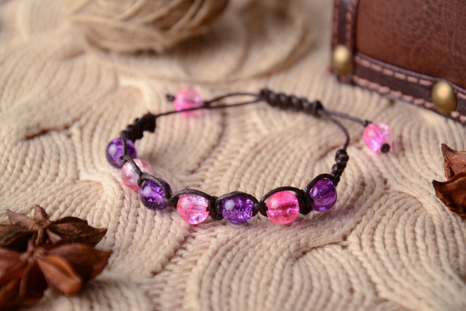 Bracelet en verre étroit rose et violet fait main pour femme cadeau original photo 1
