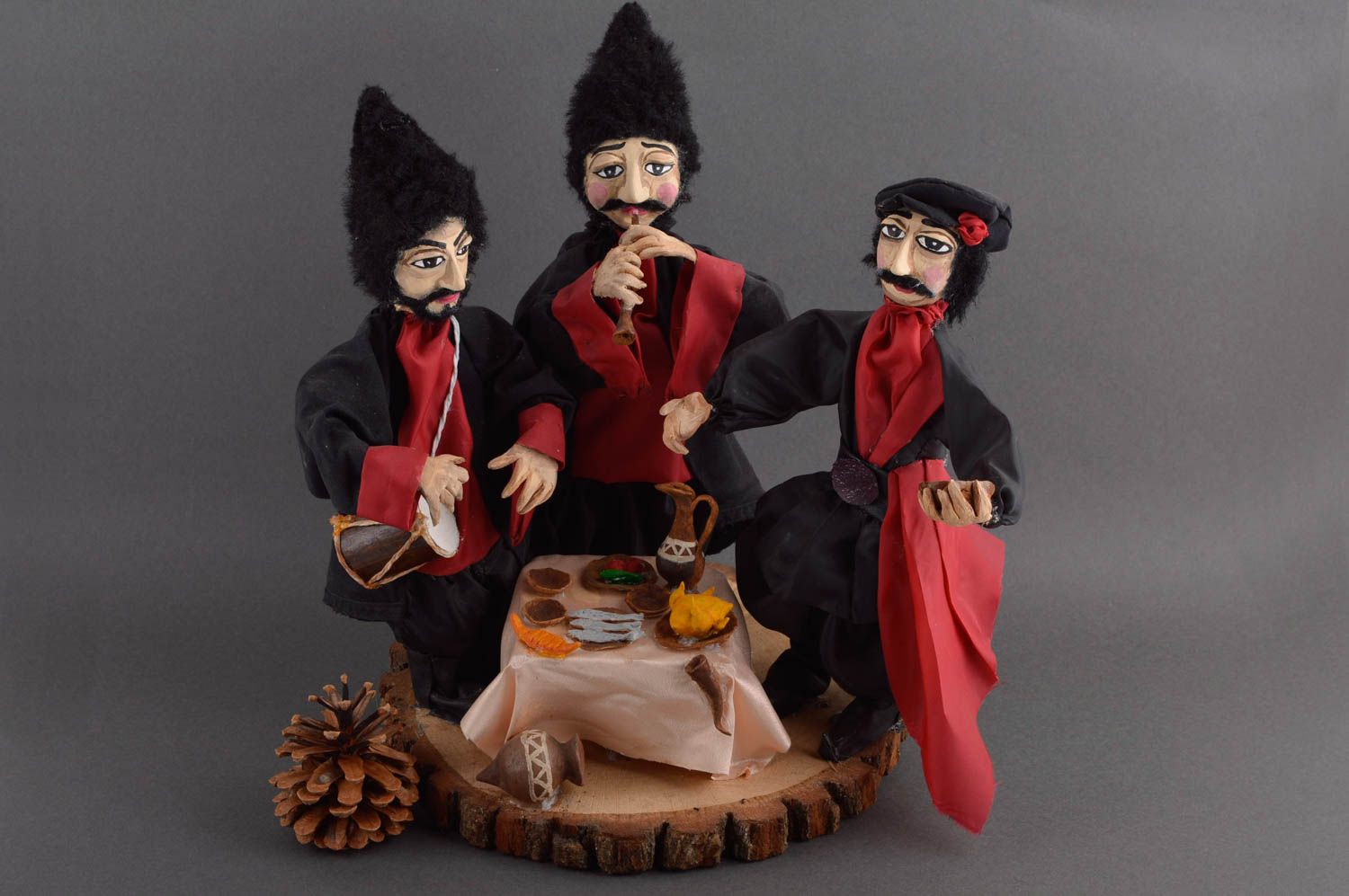 Statuette décorative Figurine fait main céramique Déco maison Trois hommes photo 1