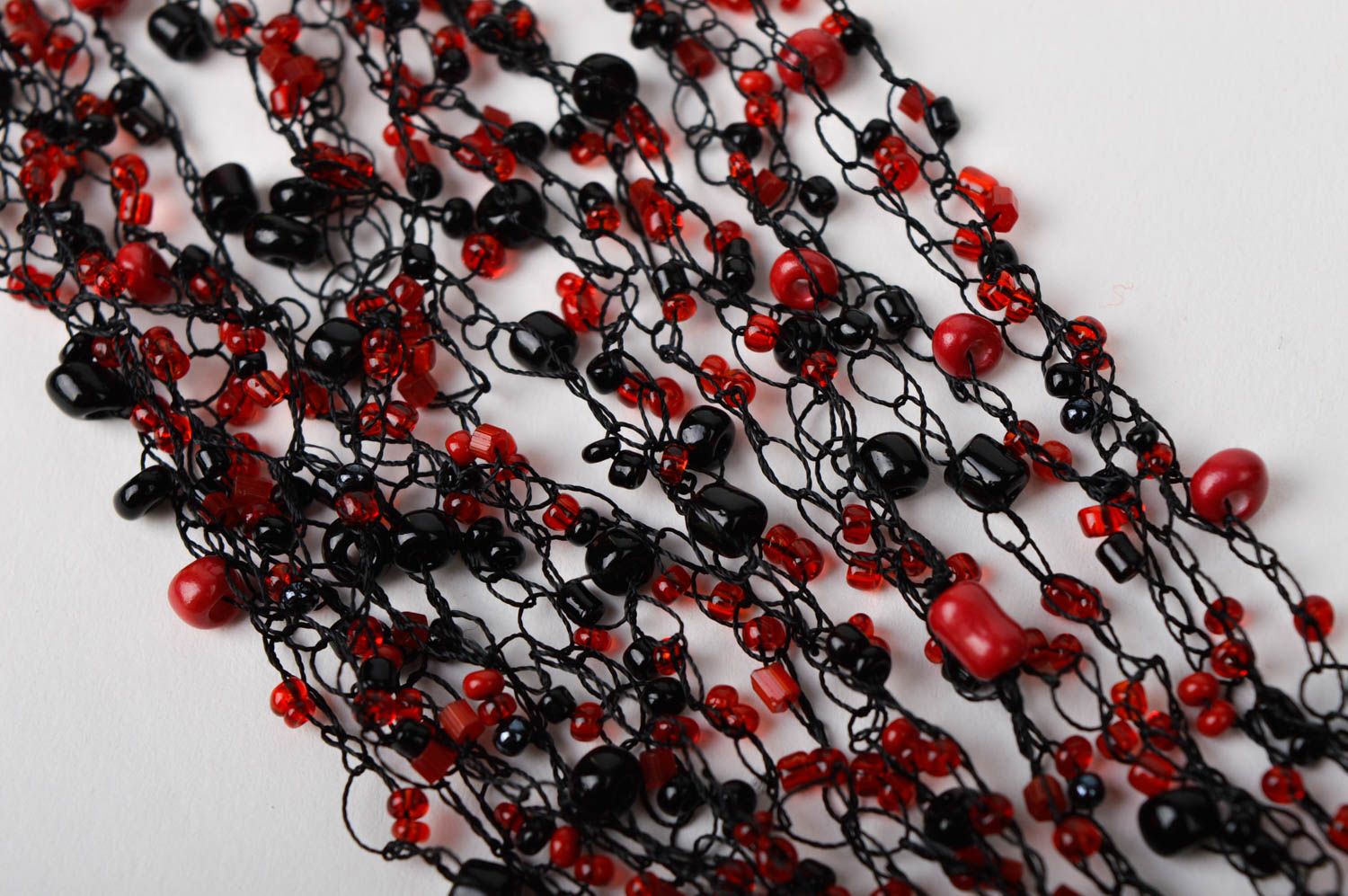 Collier fantaisie Bijou fait main en perles de rocaille noir-rouge Cadeau femme photo 4