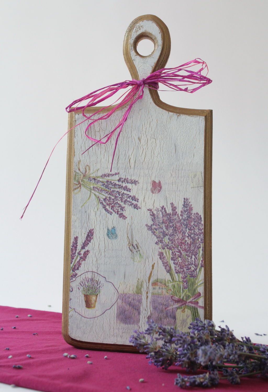 Cutting board made ​​of wood with decoupage photo 1
