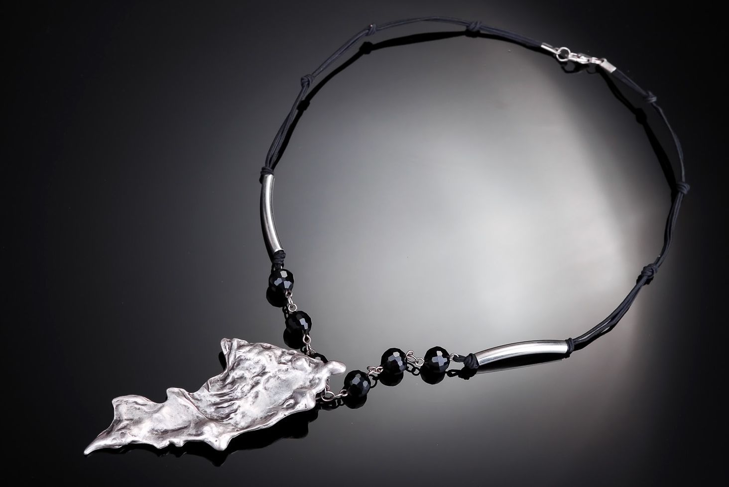 Necklace made of crystal and metal Energy photo 1