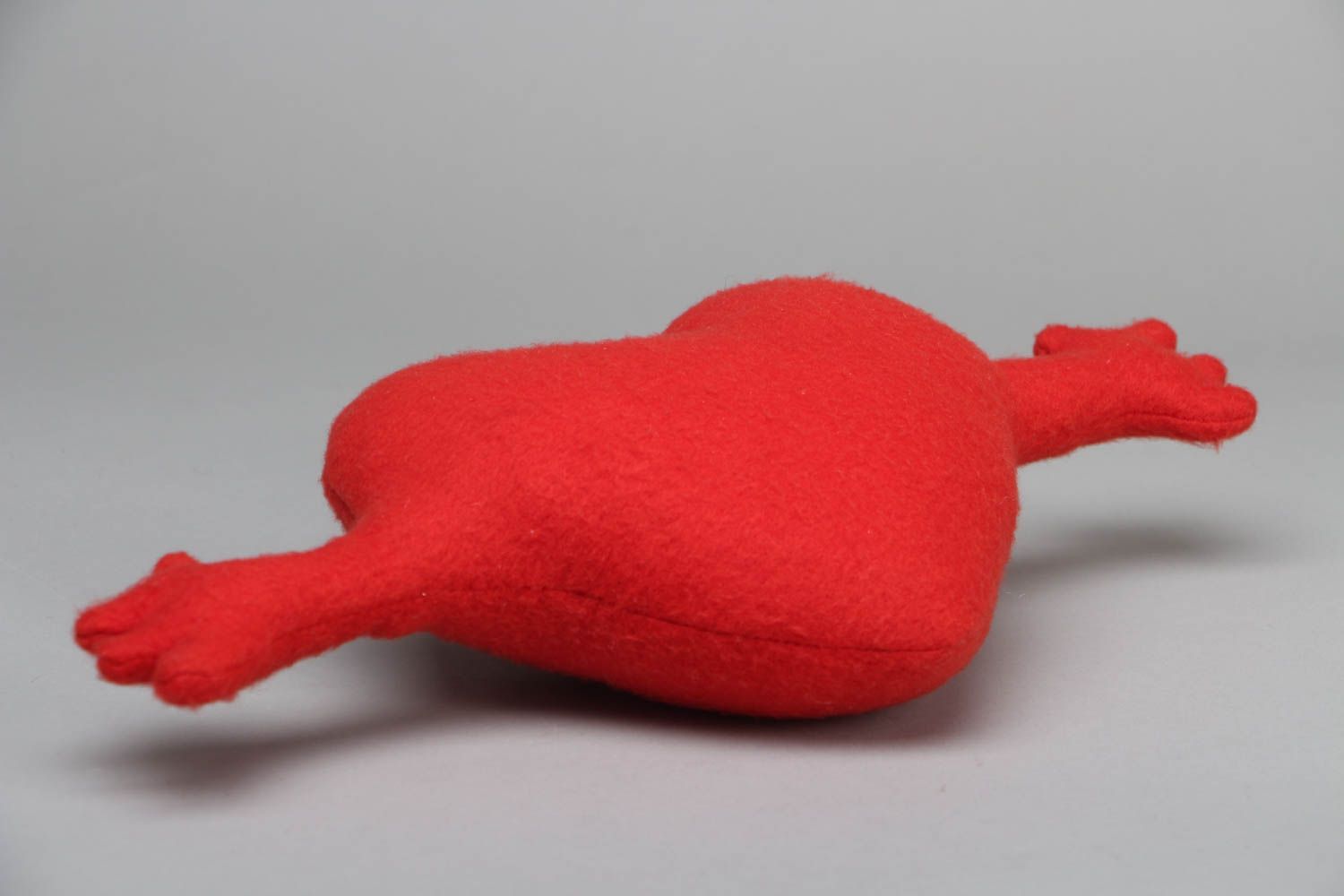 Интерьерная игрушка-подушка в виде сердца фото 2