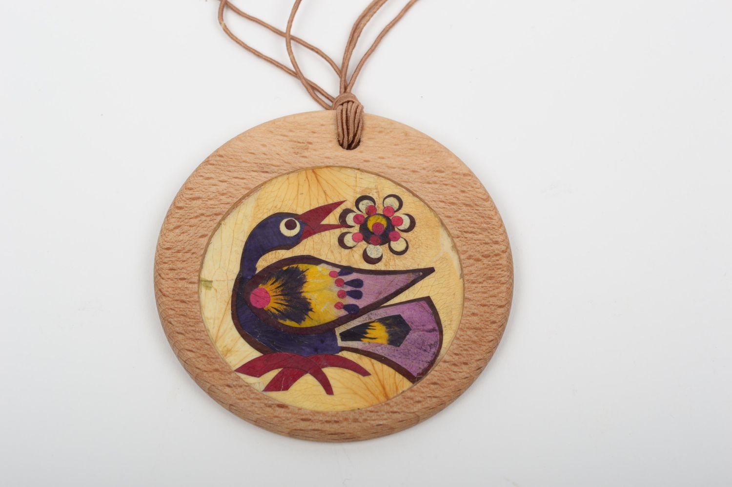 Pendentif bois Bijou fait main design oiseau Accessoire femme écologique photo 1