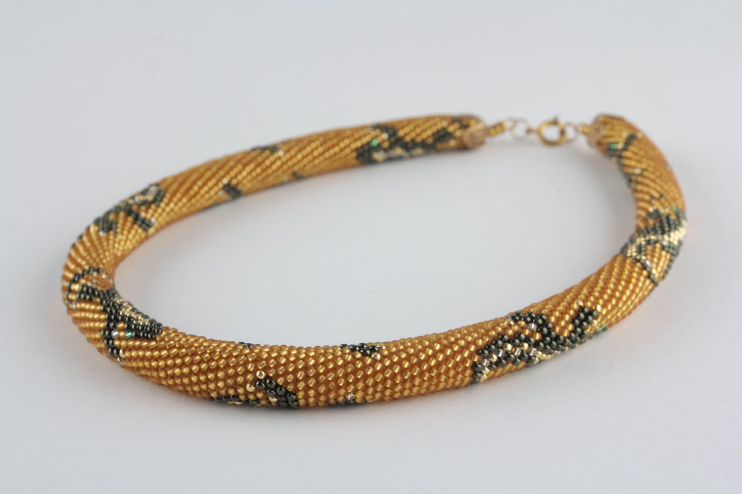 Collana tubolare intrecciata fatta a mano accessori da donna di perline
 foto 3